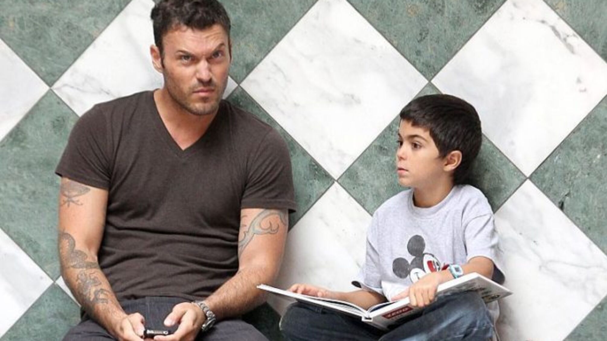 Браян Остін Грін розповів про 'невідому' для нього територію виховання сина-гея Кассіуса