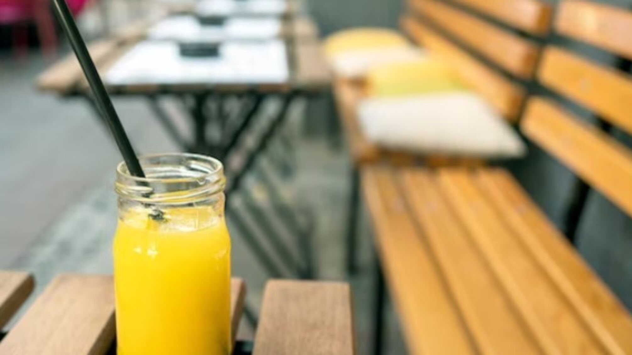 На Закарпатье девушка оказалась в реанимации после глотка напитка в кафе