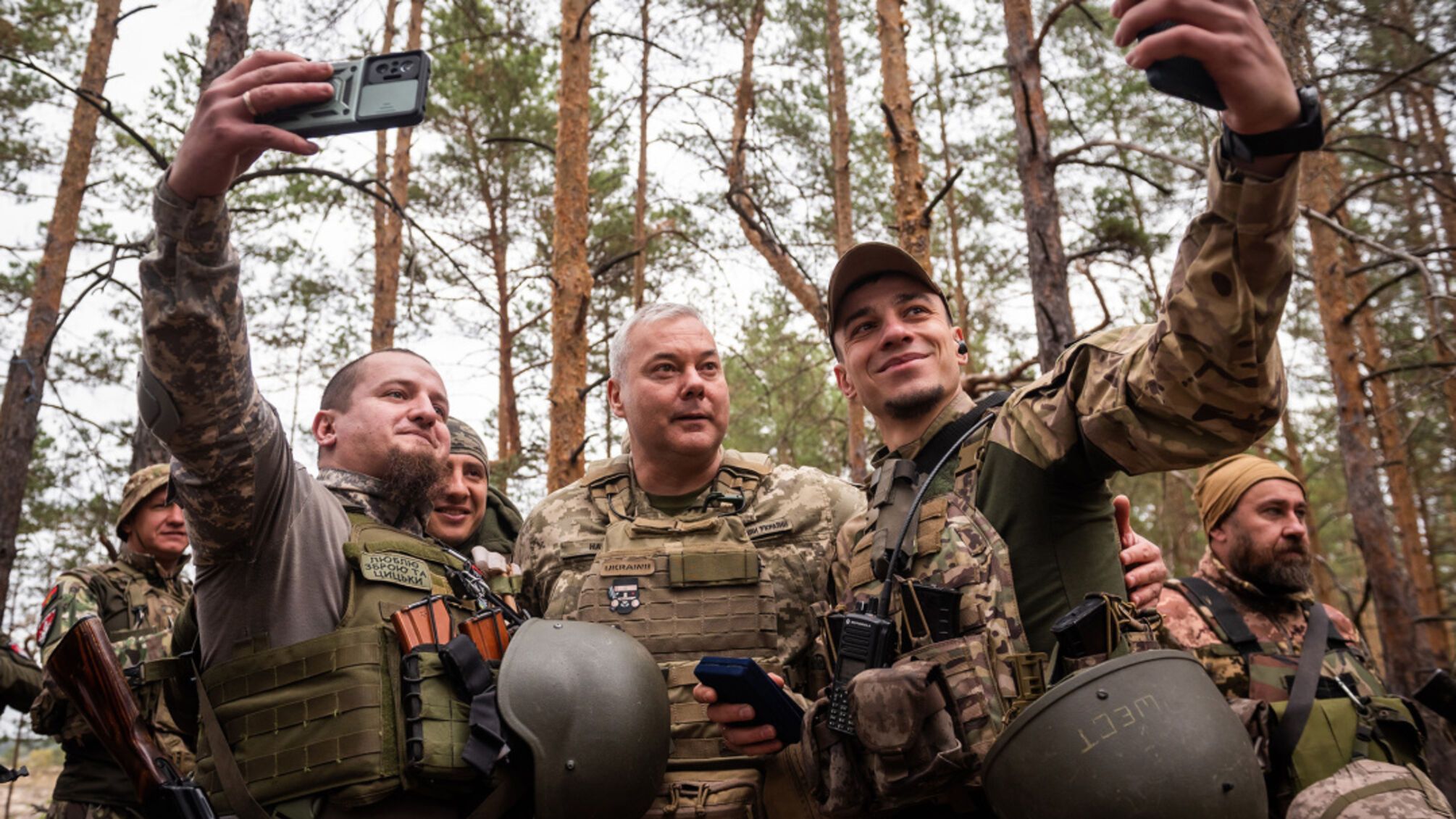 Оборона Півночі: генерал Наєв відвідав бойові позиції воїнів стрілецького батальйону