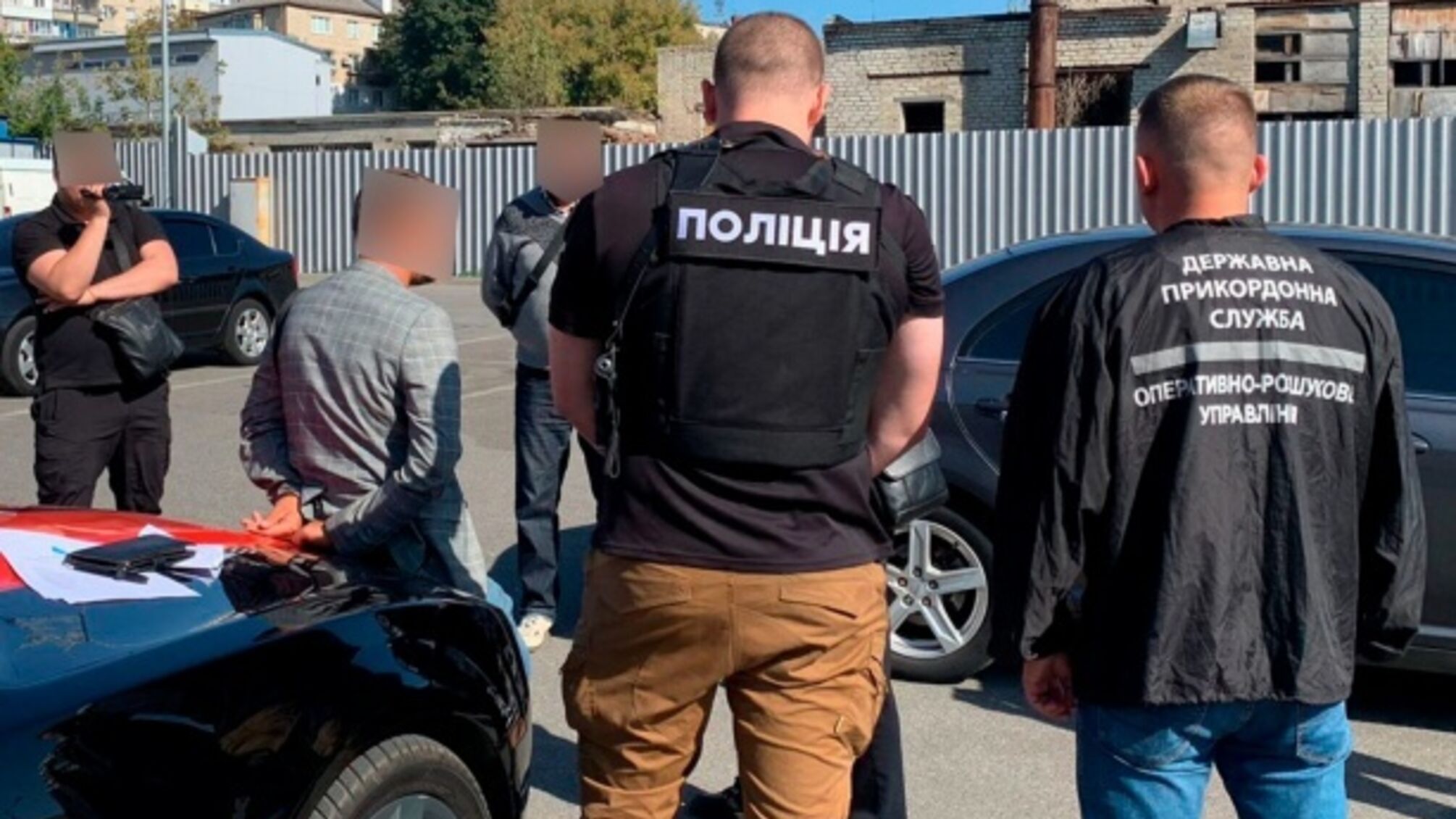 В Харькове задержали 'дельца', который за 2500 долларов помогал уклончанам выезжать из Украины