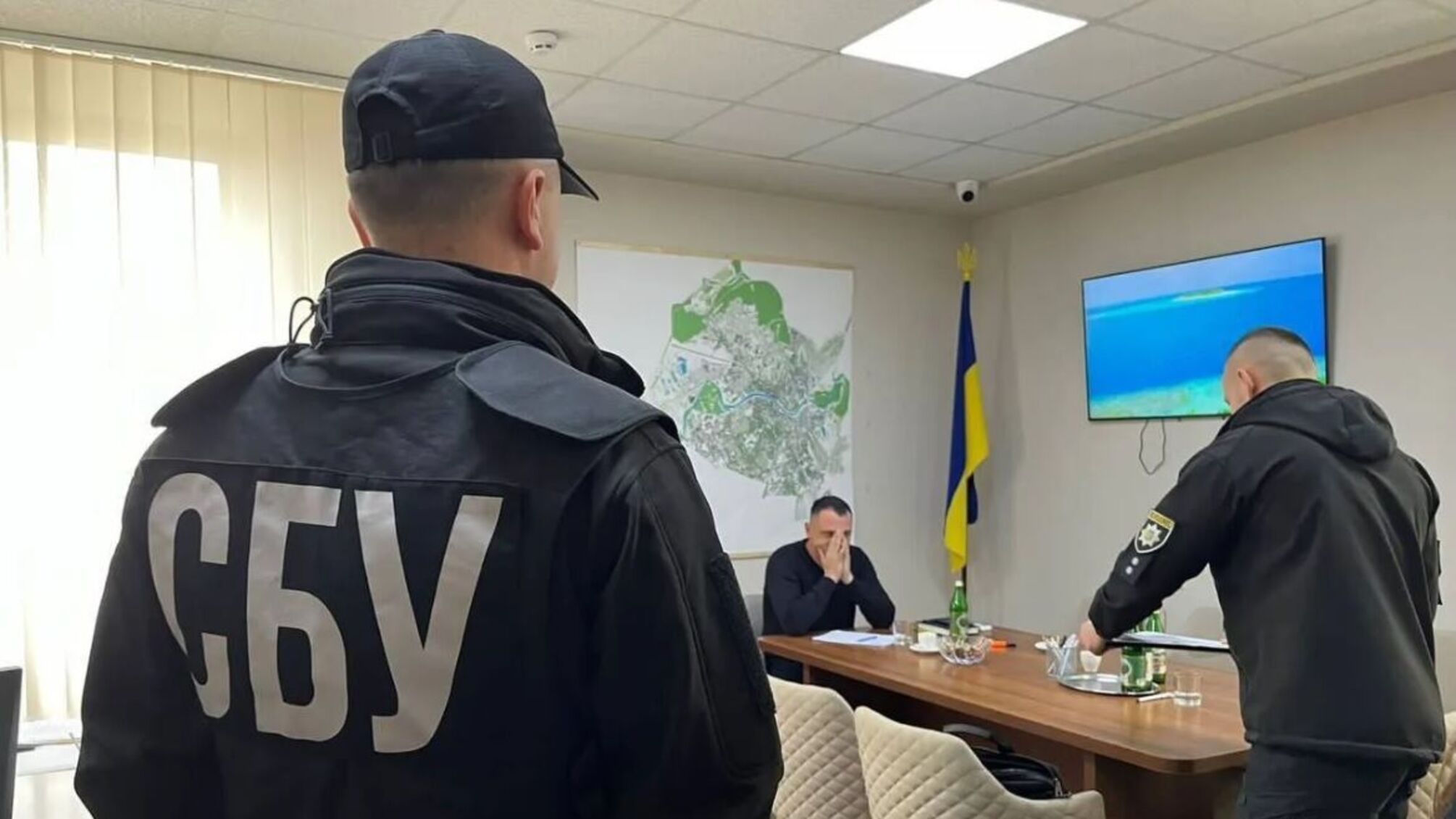 СБУ перевіряє виїзди за кордон місцевих депутатів у мерії Ужгорода