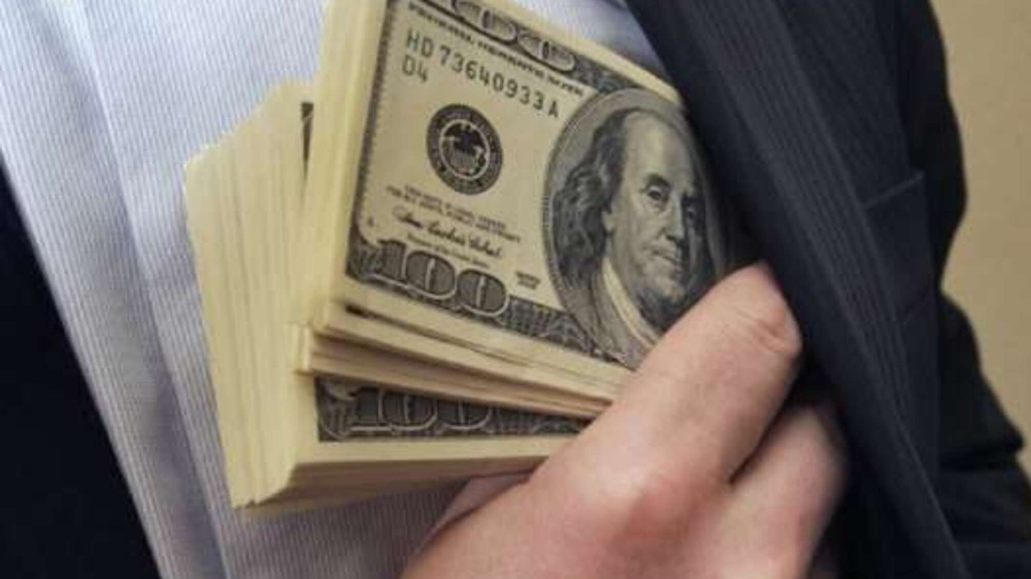 ВАКС виплатить 1,6 млн винагороди викривачу, який виявив багатомільйонну корупційну схему в Міноборони