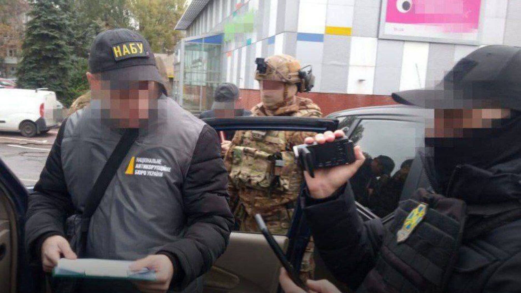 В Одессе правоохранители задержали бизнесмена, который хотел дать взятку 200 тысяч гривен военному командующему