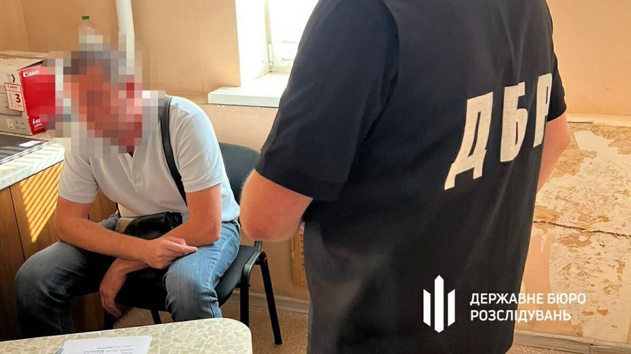 Полицейский, продававший личные данные украинцев предстанет перед судом, - ДБР