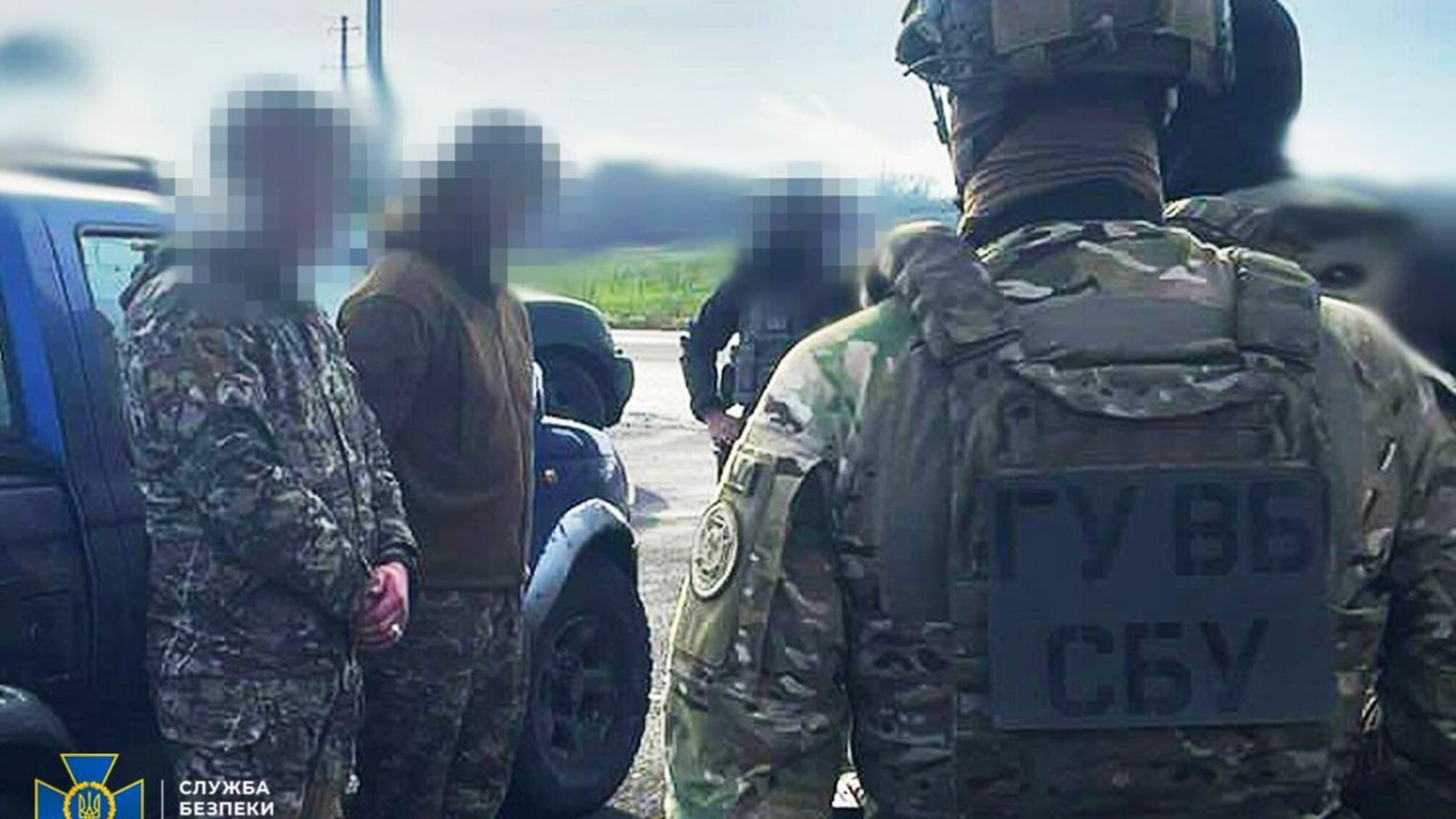 Хотіли продати криміналітету 'трофейну' російську зброю: СБУ затримала на Донеччині двох ділків