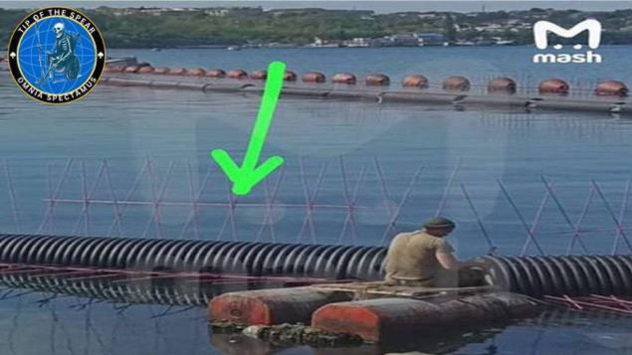 Загородження, що поставили російські військові, змило в море