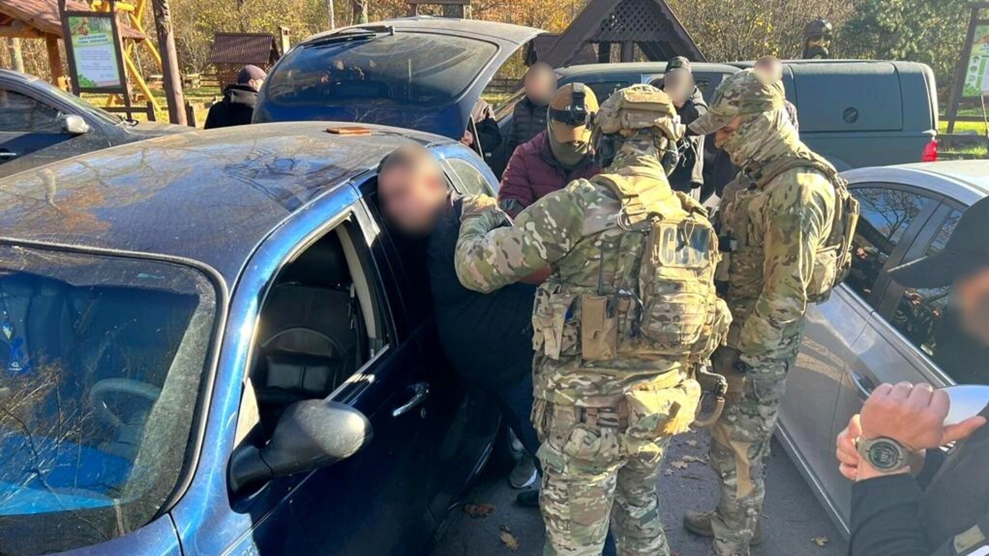 В Ровенской области правоохранители разоблачили 37-летнего мужчину, который продавал оружие и боеприпасы