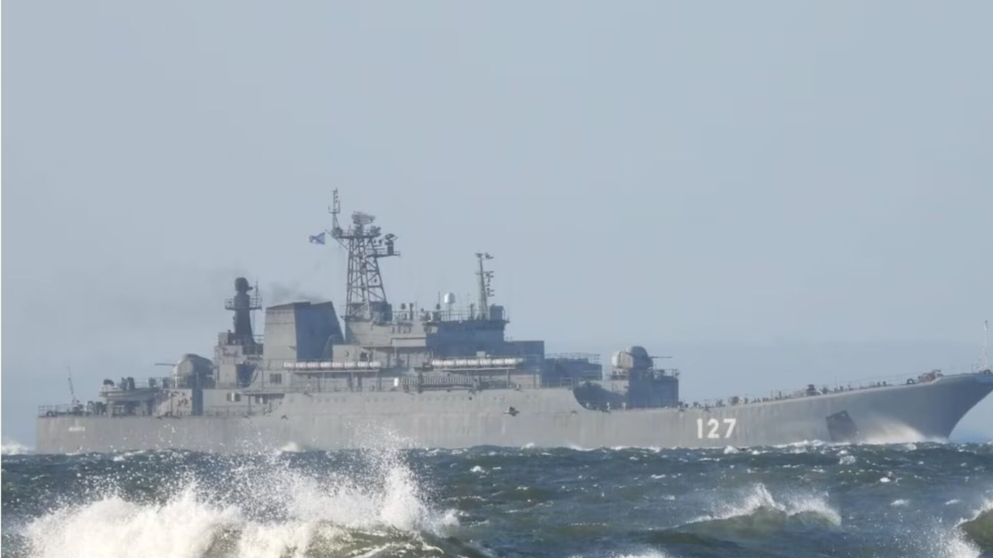 У Криму розібрали великий десантний корабель «Мінськ»