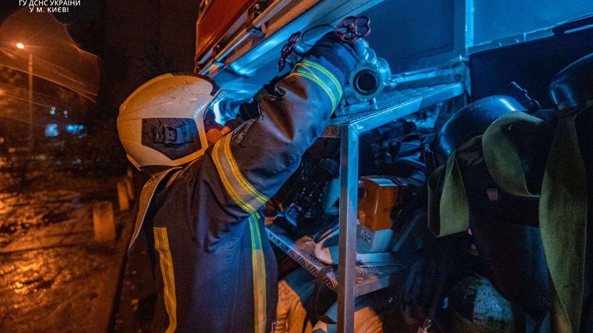 У квартирі в багатоповерхівці сталась пожежа, людей евакуювали