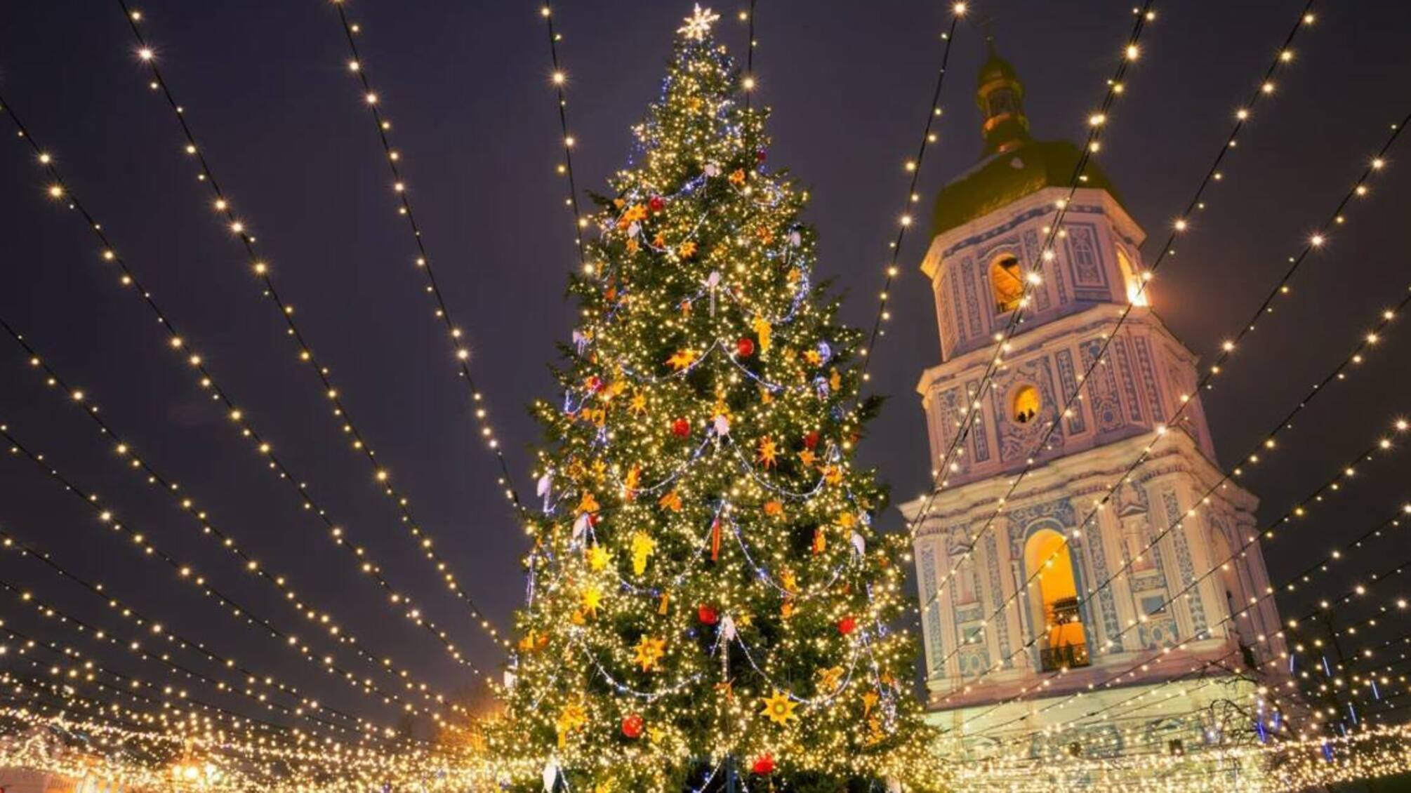 Новорічна Софіївська площа в Києві готується до святкувань без фудкортів та розкішних заходів