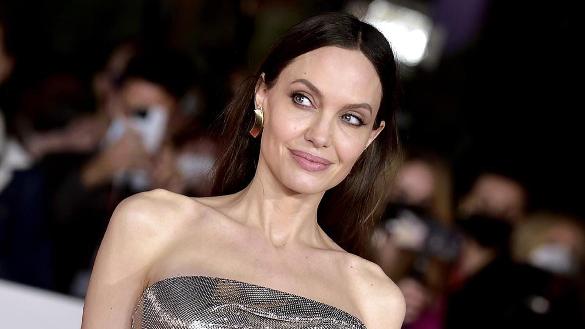 Анджеліну Джолі вперше за довгий час запідозрили в новому романі: хто її обранець