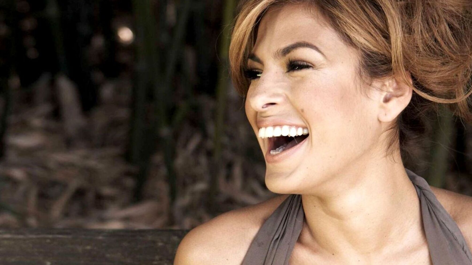 Ева Мендес раскрывает рождественские и семейные тайны