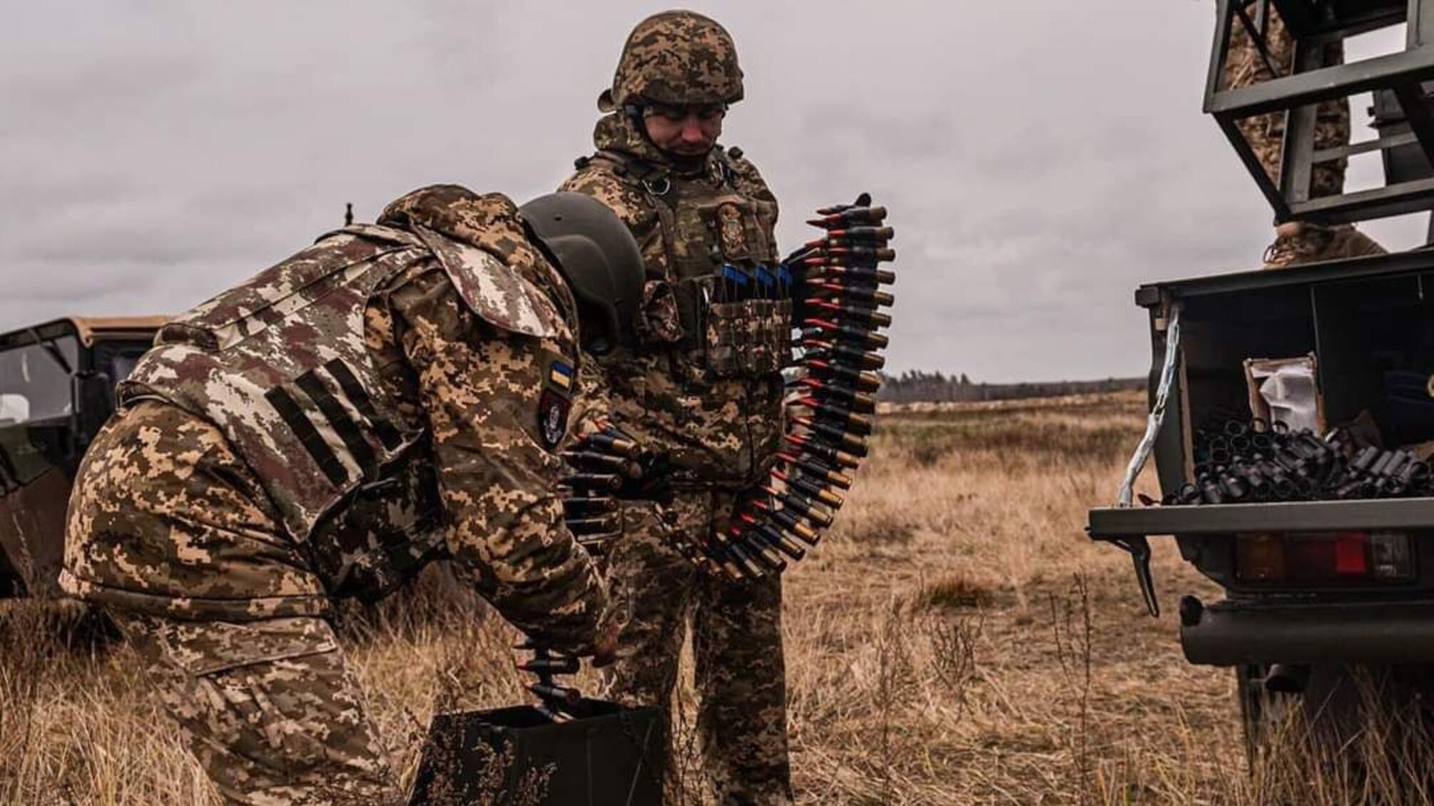 Учитывая, что в этом году не достигнуты большие достижения, Запад рассматривает как обучение так и новое оборудование.
