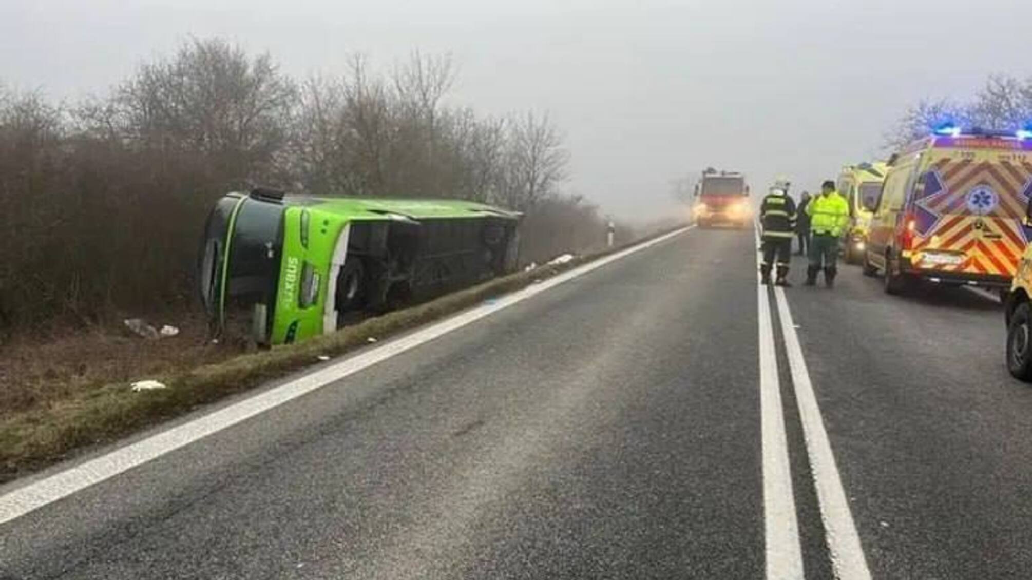 Автобус з України із 53 пасажирами перекинувся у Словаччині – ЗМІ