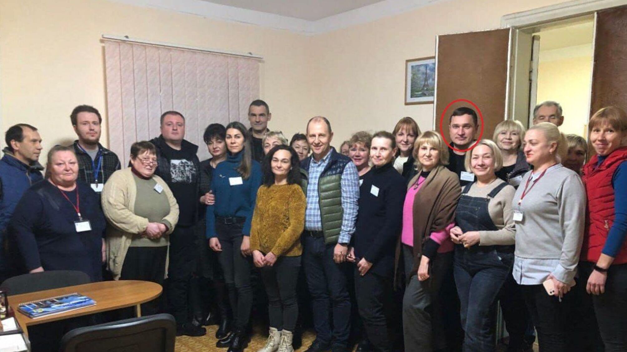 Бывший депутат городского совета Херсона Юрий Гречишкин появился на фото с сотрудниками районного совета Херсона