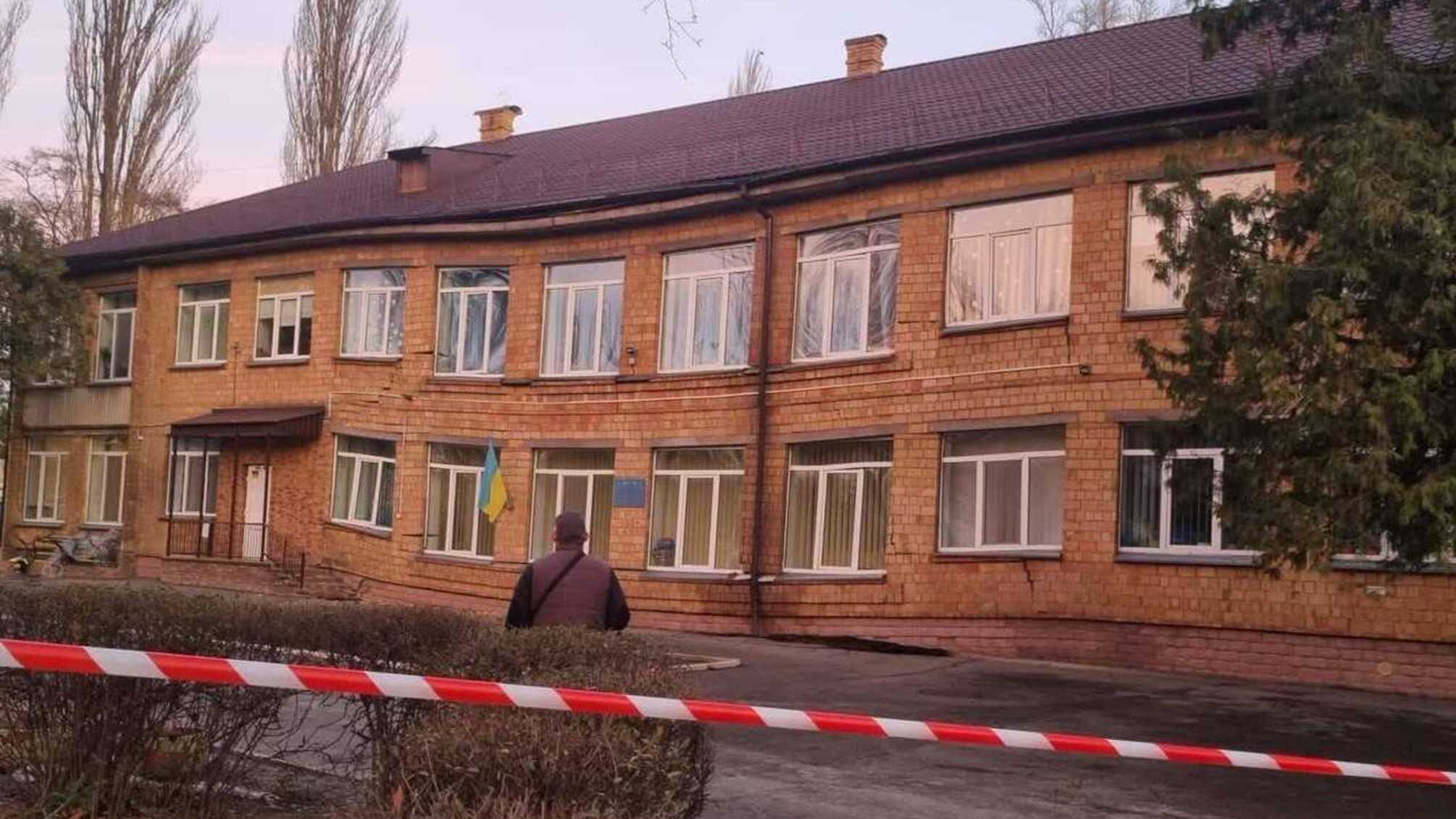 Аварія у дитсадку Києва: у будівлі дошкільного закладу просіла частина стіни