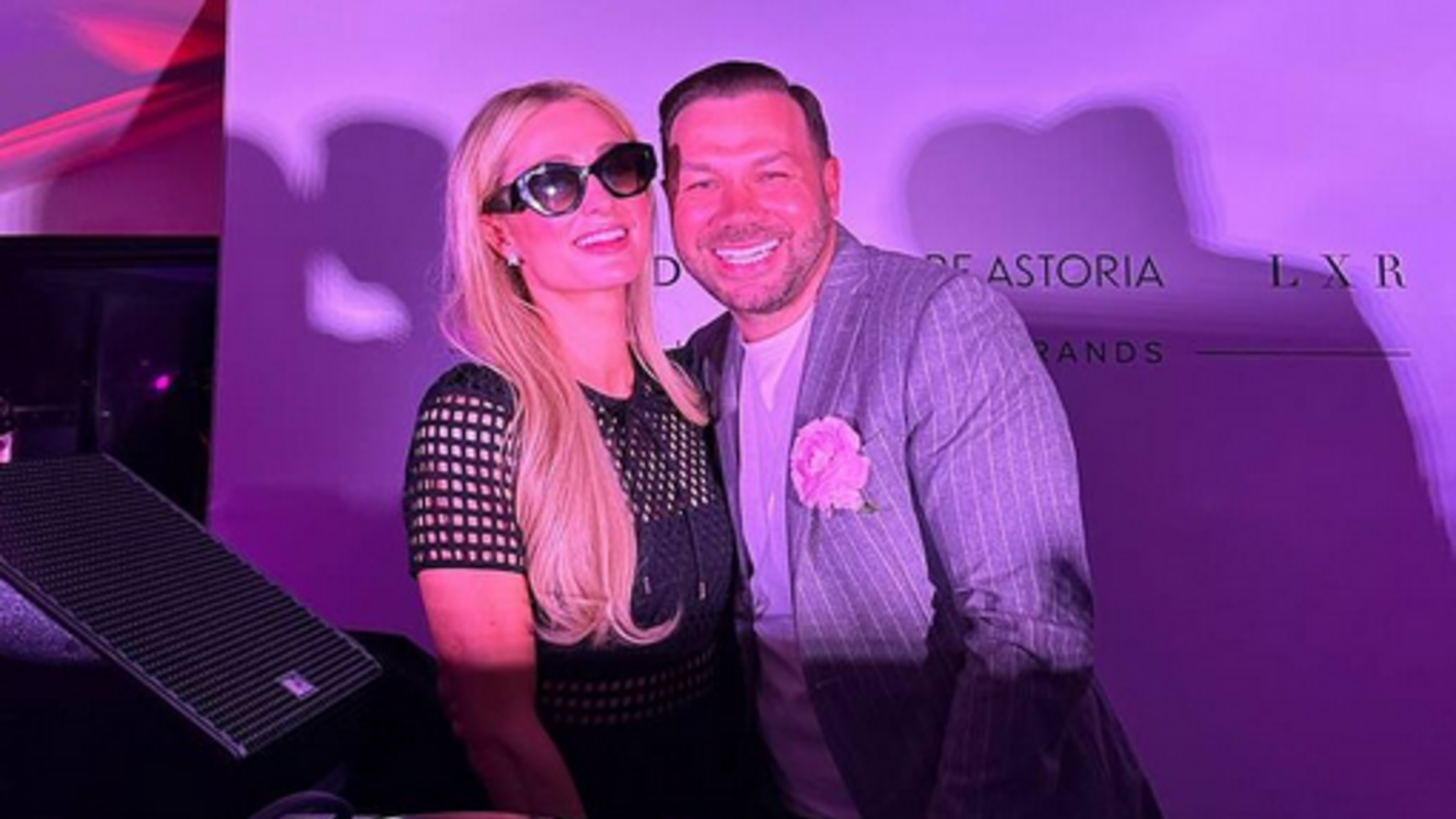 Зустріч через 12 років: дизайнер Андре Тан побачився з Періс Хілтон ...