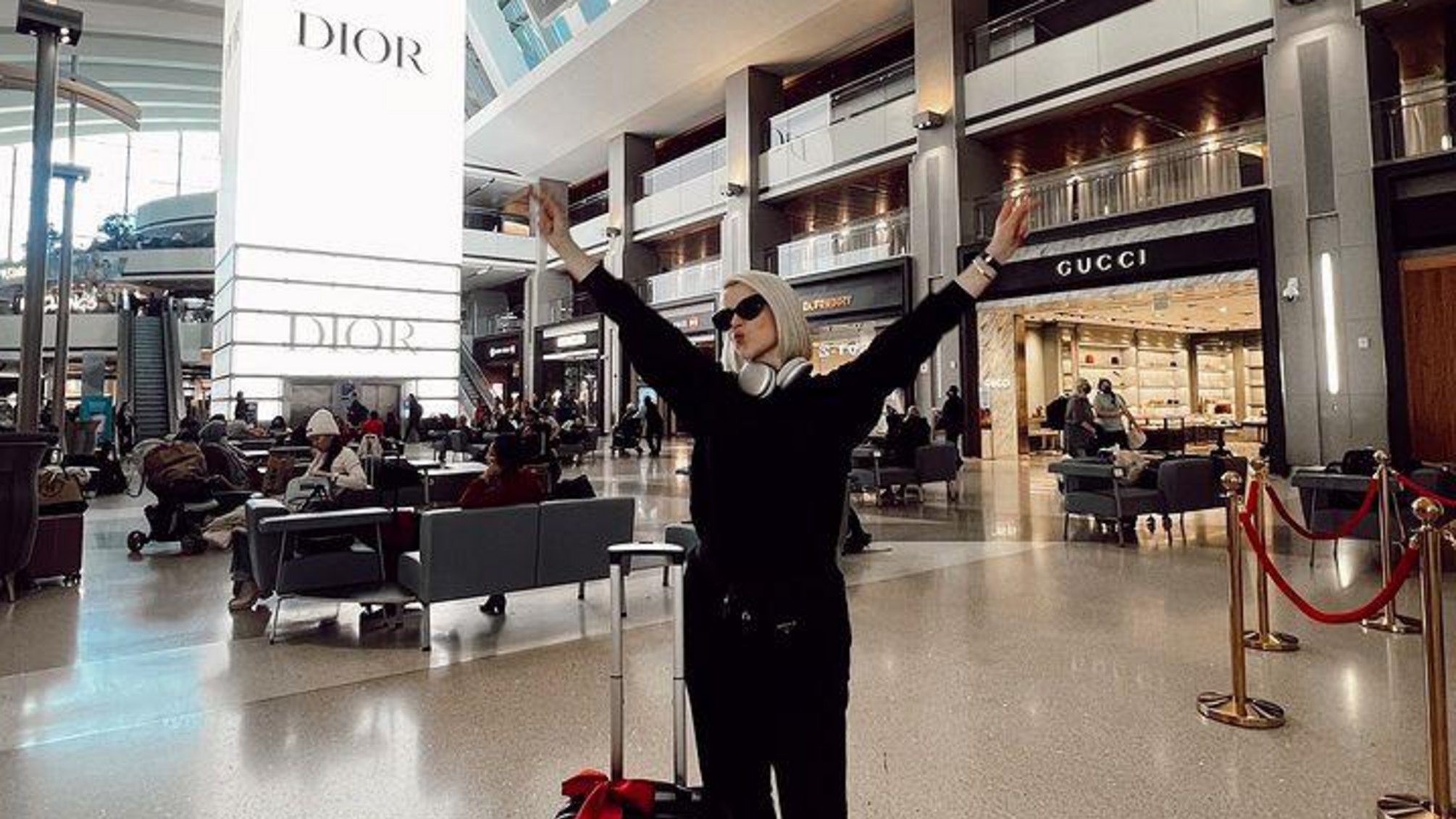 Міка Ньютон