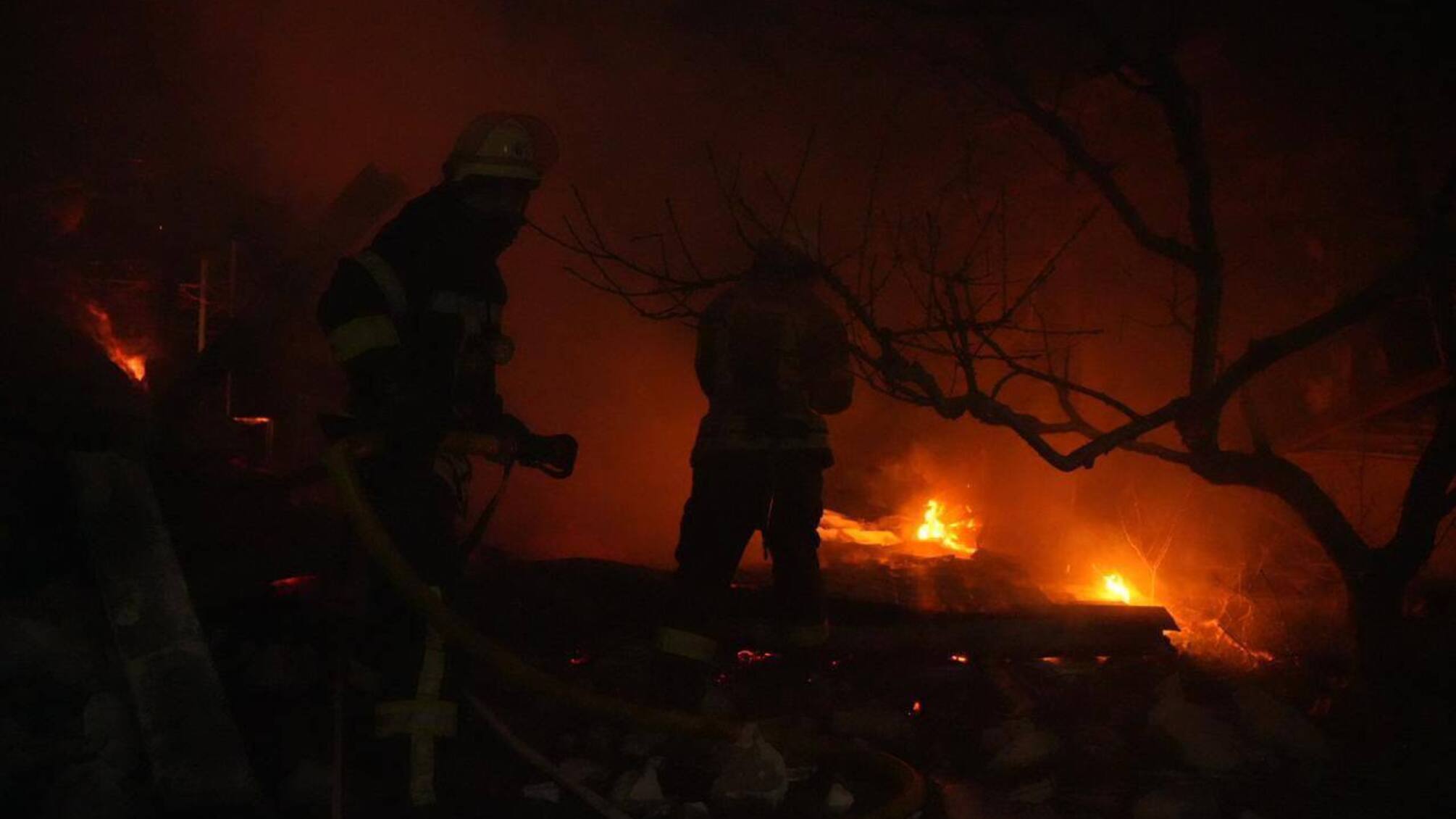 Один із збитих безпілотників впав у житловий квартал в Одеському районі та вибухнув