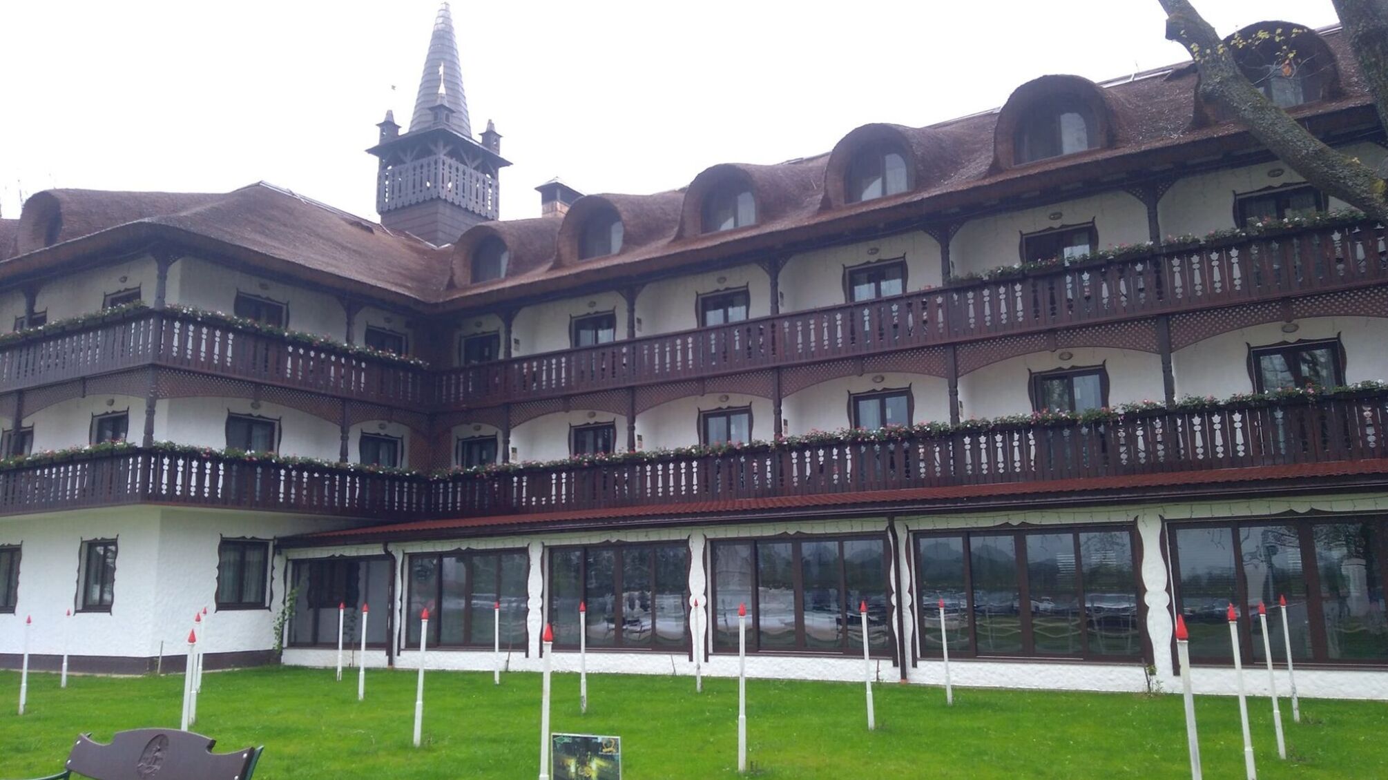 У закладі жодних повісток, так званим 'Мажорам' вручено не було, оскільки і самих 'Мажорів' не було