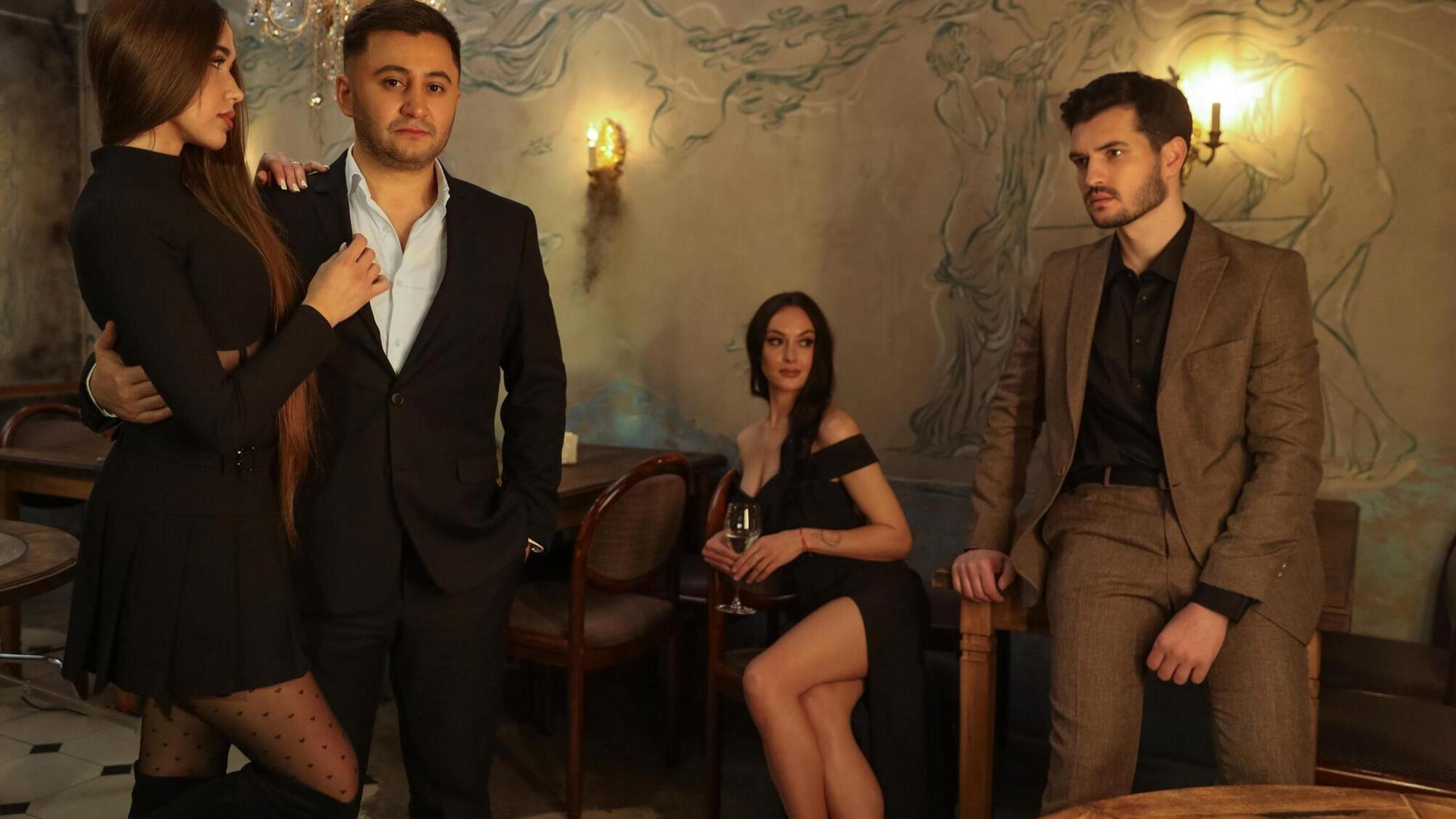 Поради від VAHА у Новій Пісні 'Не зупиняй музику''