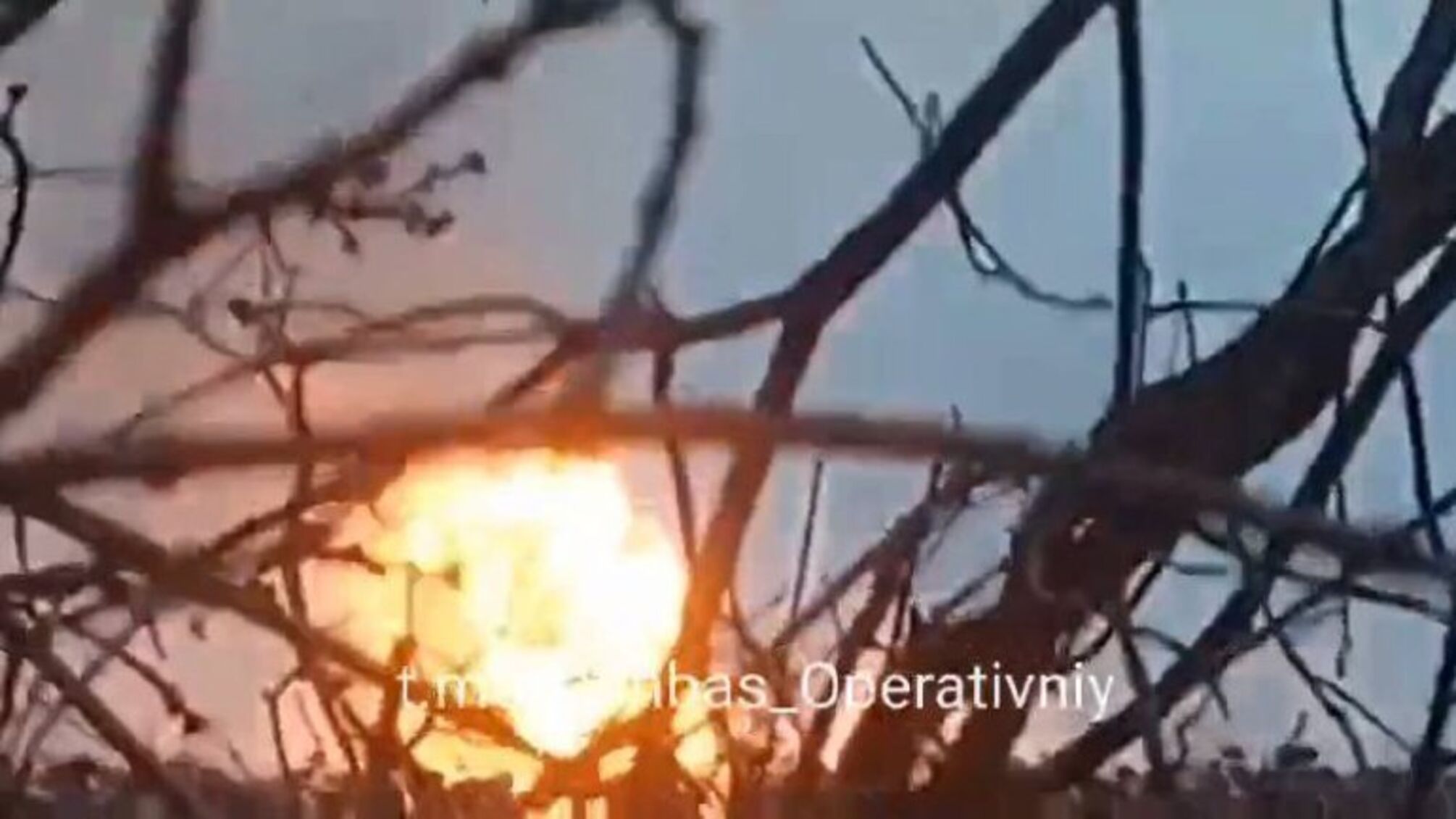 ВСУ уничтожили российский танк в поле с подсолнечниками (видео)