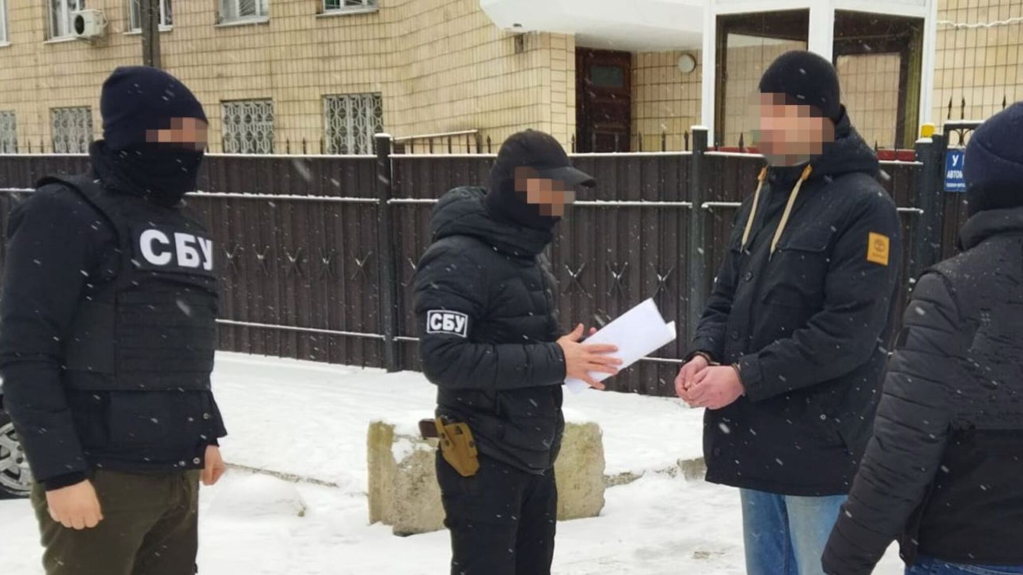 Ховався у лавах 'Червоного хреста': у Києві затримали колаборанта з Луганщини (фото)