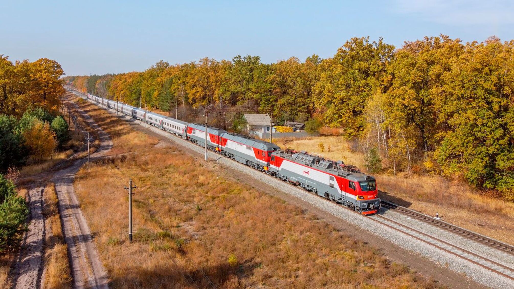 Для путіна збудували секретну залізницю, по ній курсує кремлівський бронепоїзд (відео)