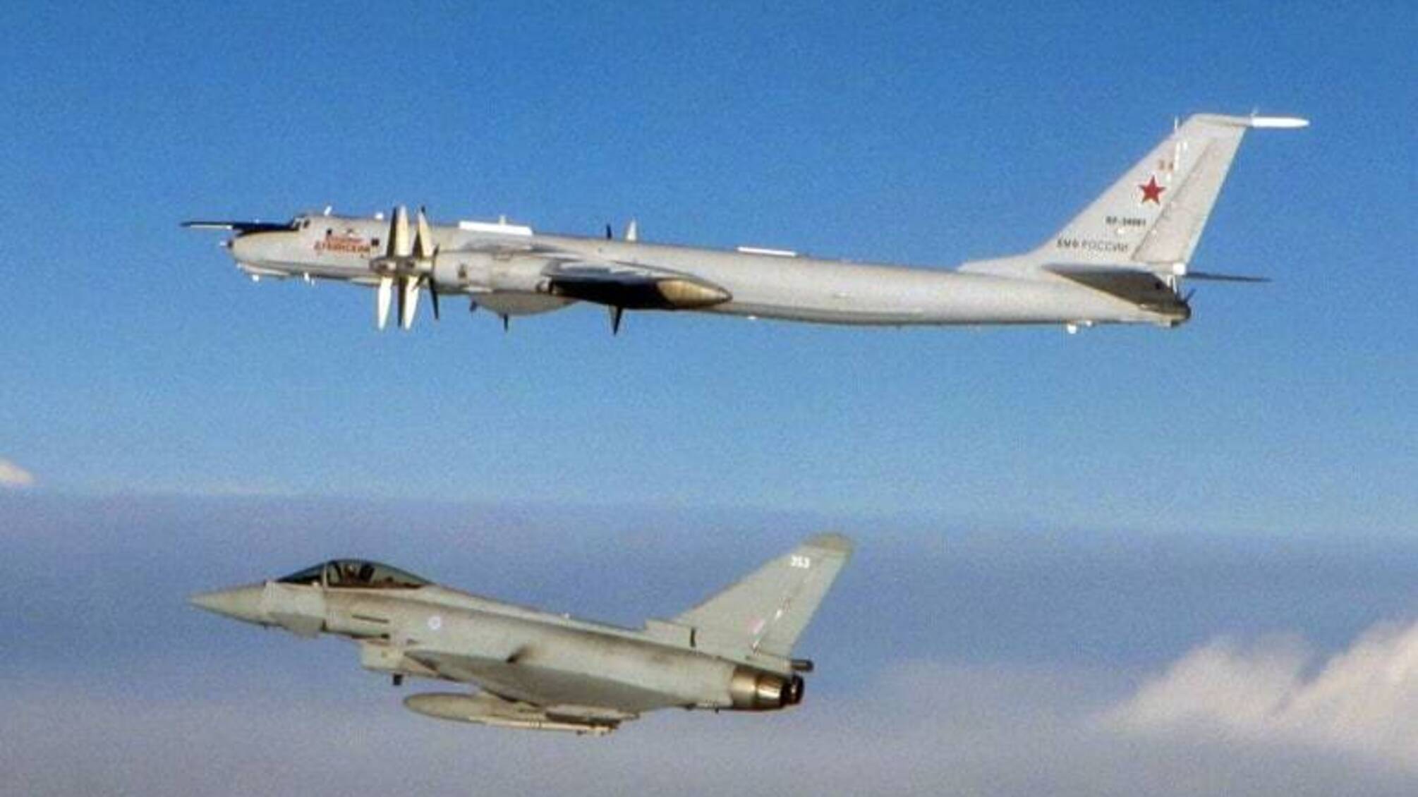 Винищувачі НАTO перехопили російські військові літаки