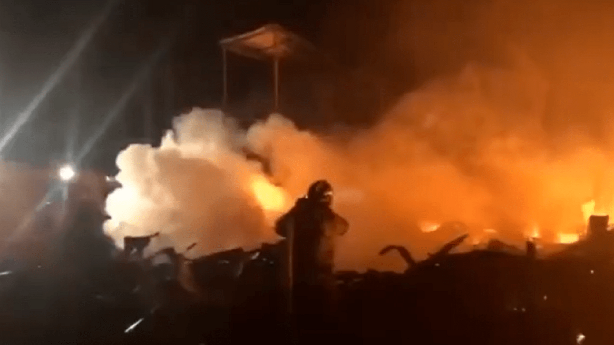 В оккупированном Крыму произошел масштабный пожар с погибшими (видео)