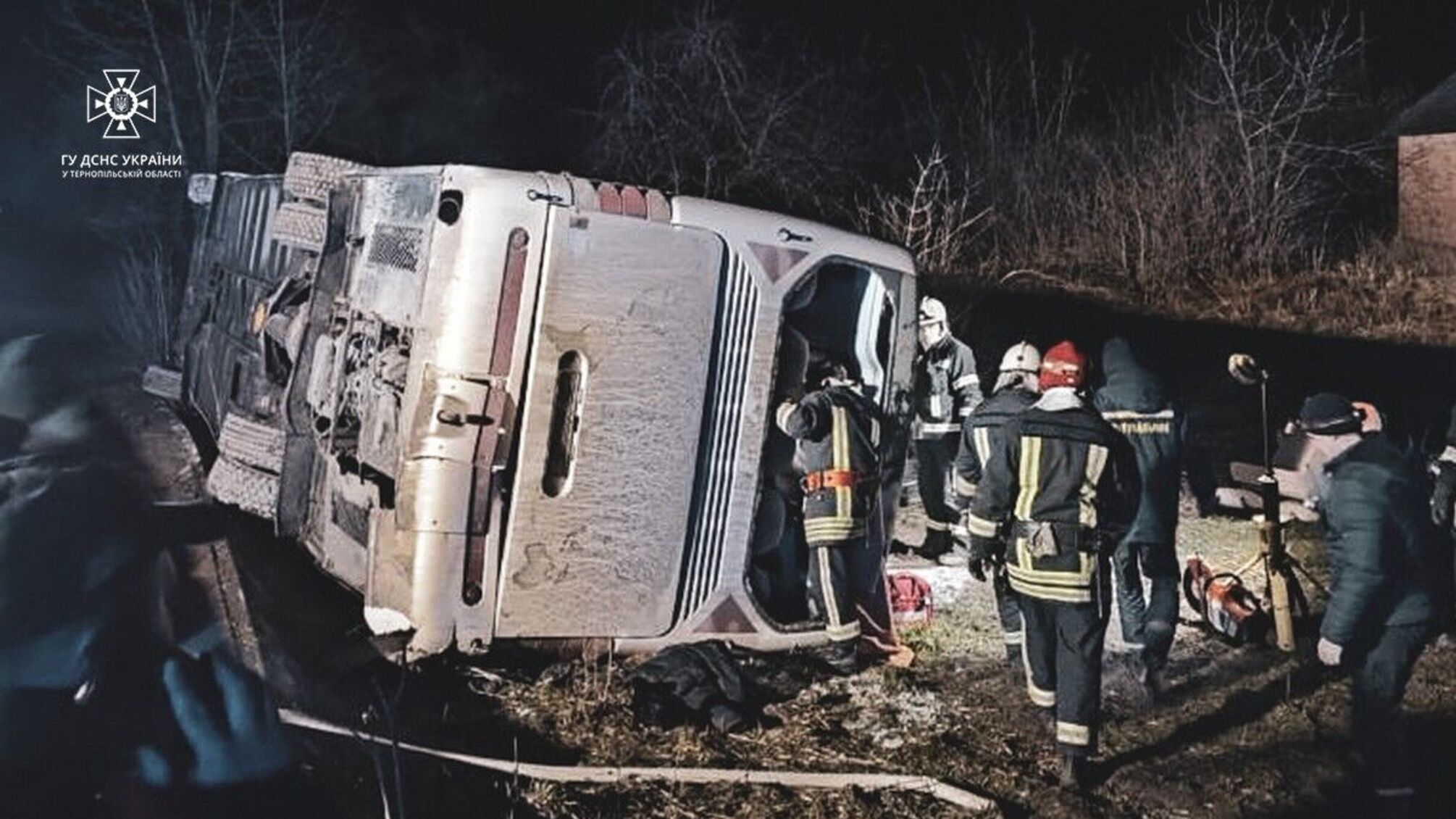 На Тернопільщині перекинувся автобус із пасажирами