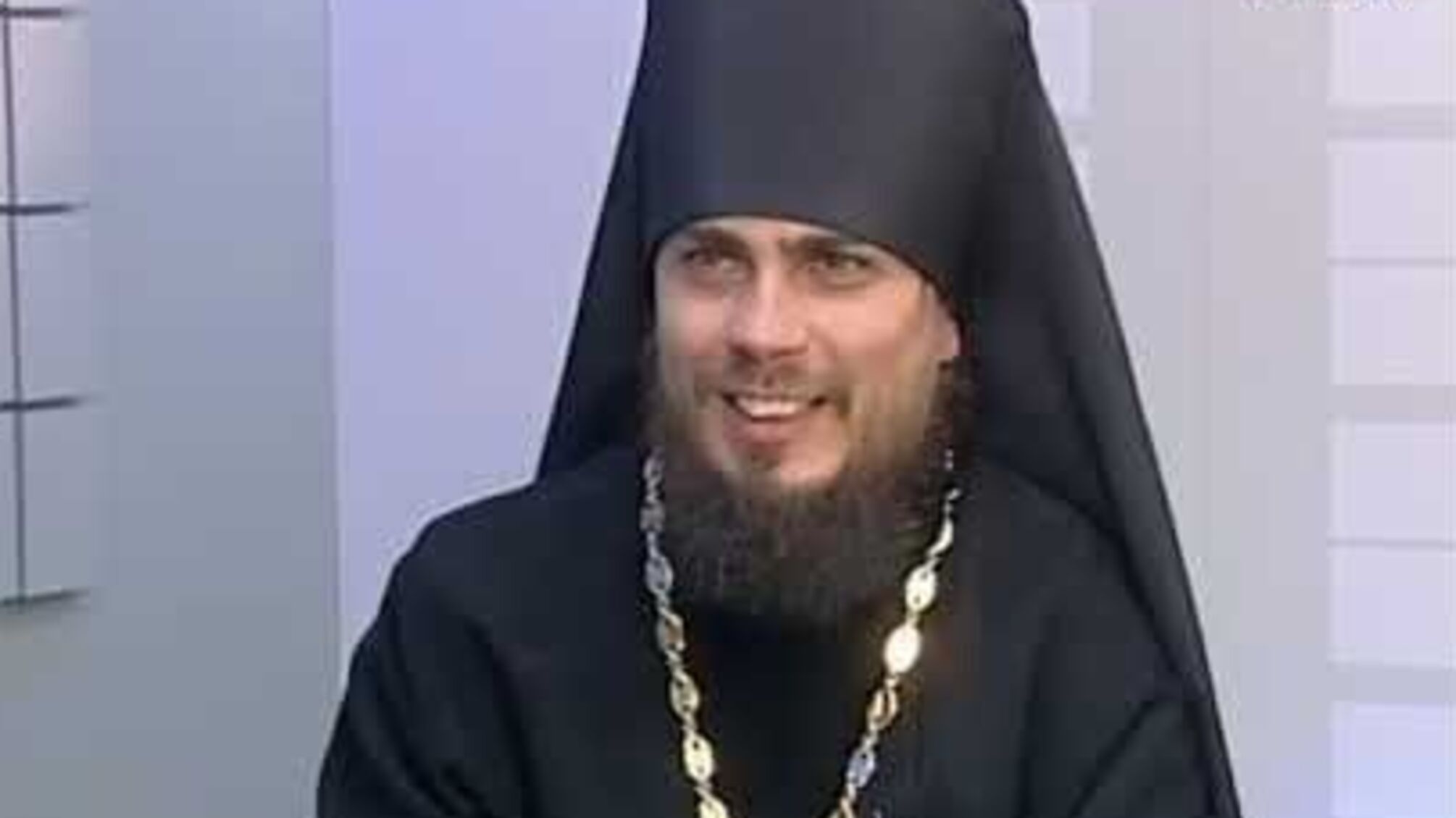 На фронте, в Украине, заметили русского монаха-педофила (фото)