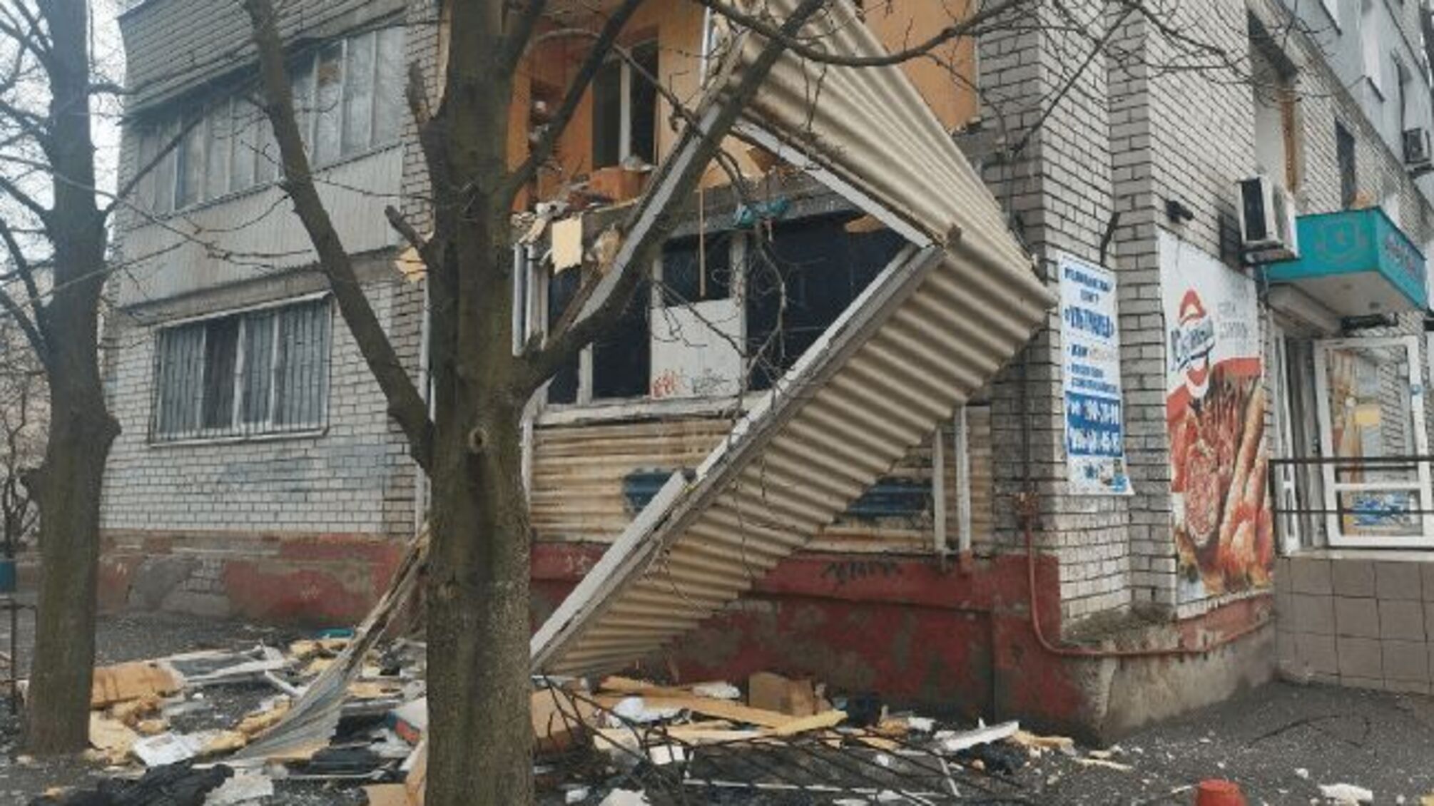 В Запорожье – взрыв в многоквартирном доме: пострадала женщина (фото)