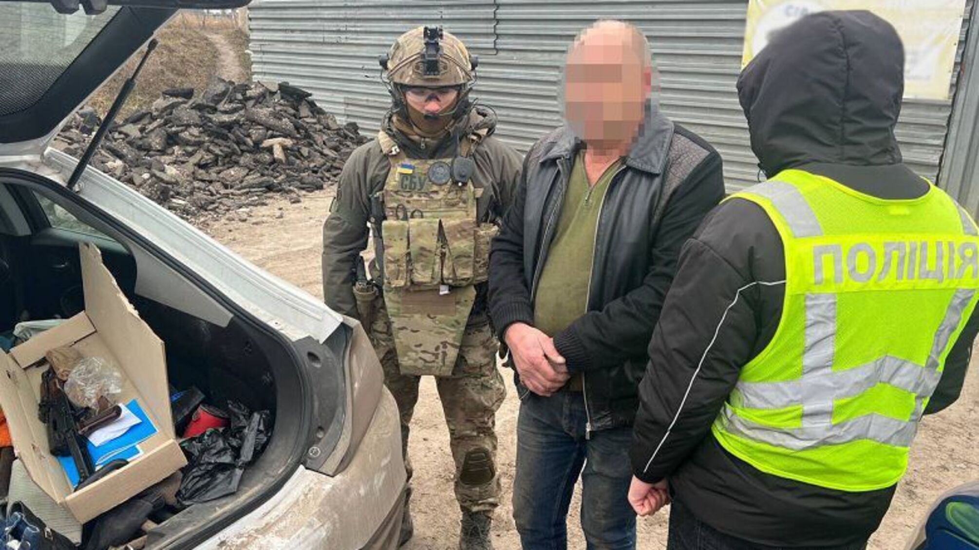 Торговал автоматами Калашникова с большим арсеналом: в Киеве разоблачен 'продавец'