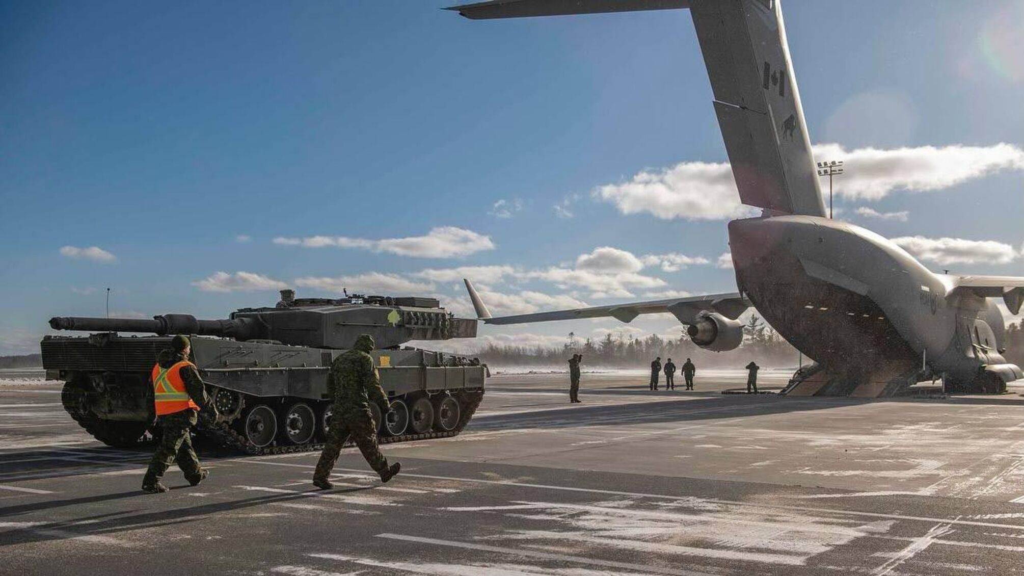 Россия готовит экспериментальное оружие для уничтожения танков Leopard 2 - Жданов