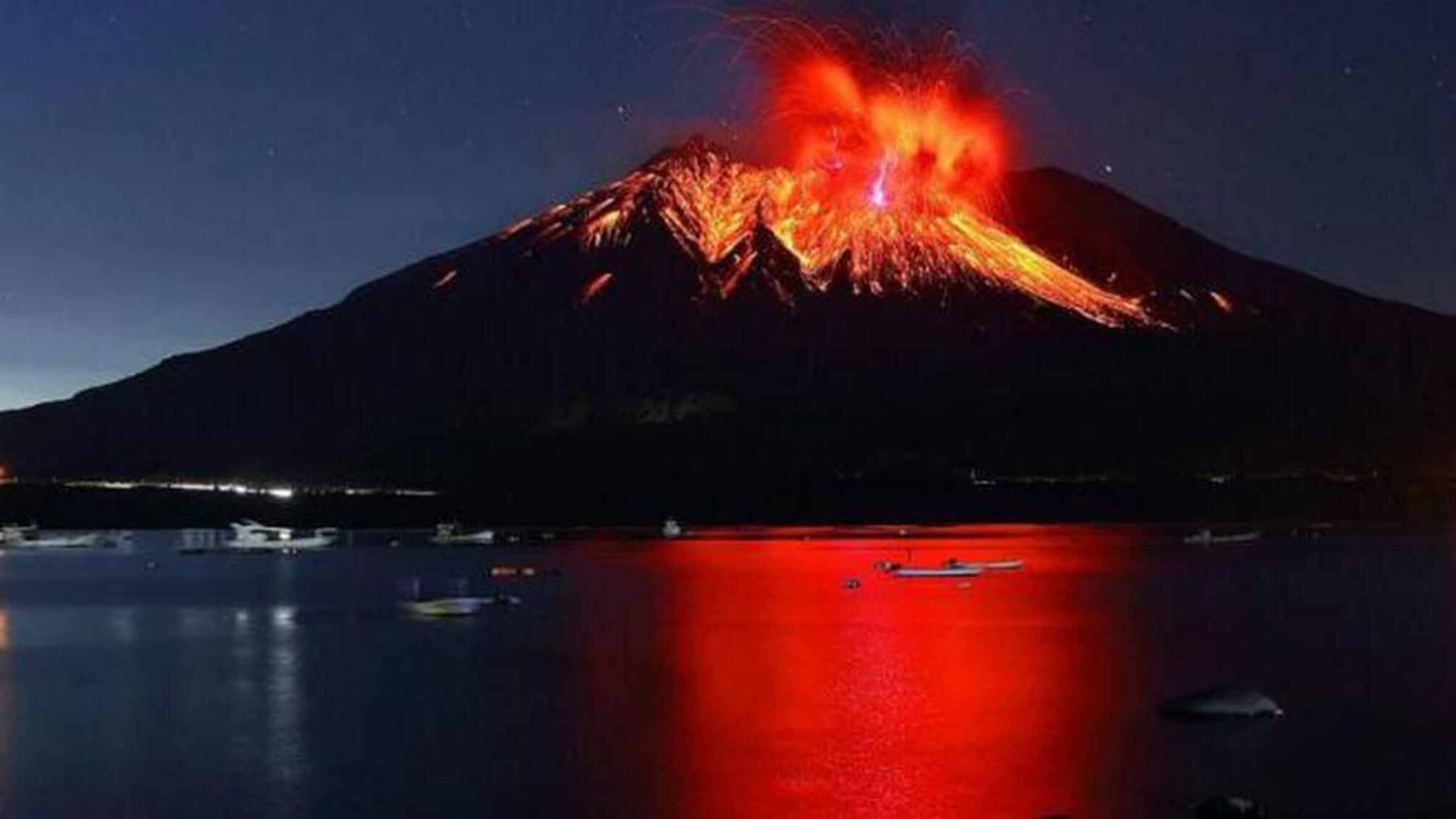 Катаклизмы продолжаются: в Японии произошло извержение вулкана Сакурадзима
