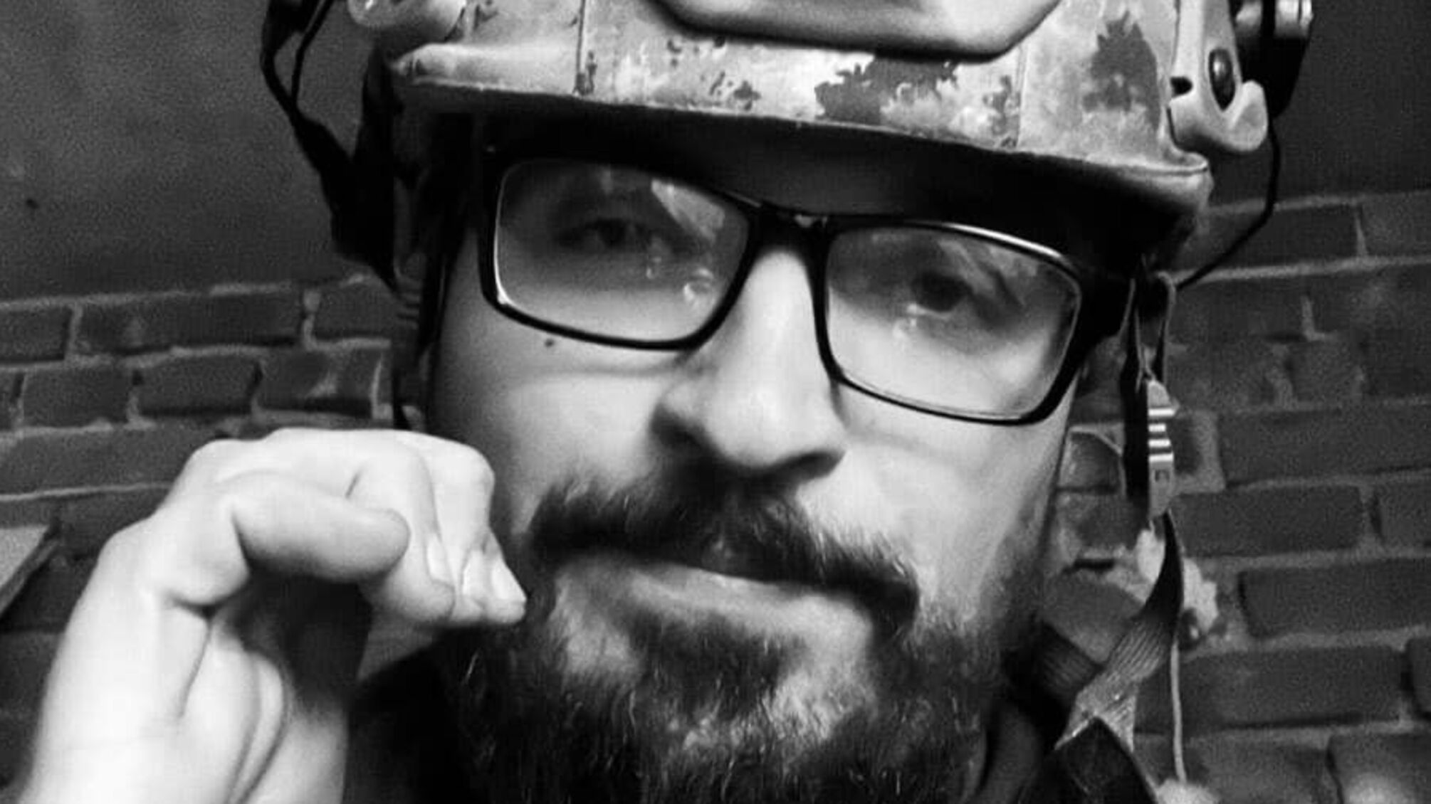 Погибший боец ВСУ, артист Роман Иваненко