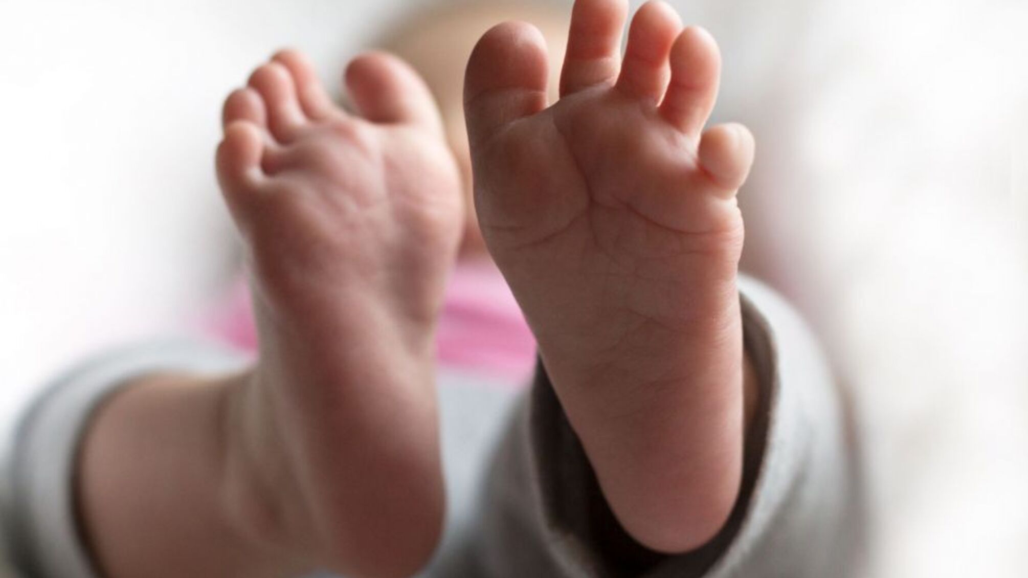 В пригороде Одессы нашли сумку с ребенком