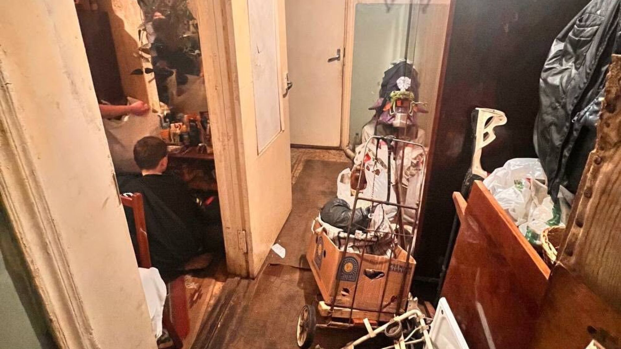 Діти перебували у антисанітарії, поки батьки пиячили