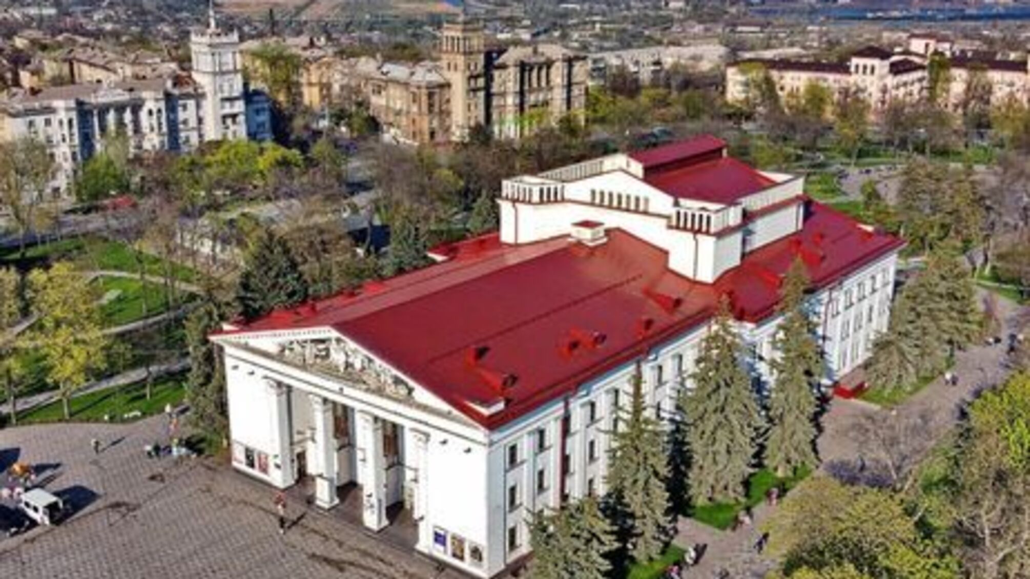 Маріупольський драмтеатр до російського вторгнення