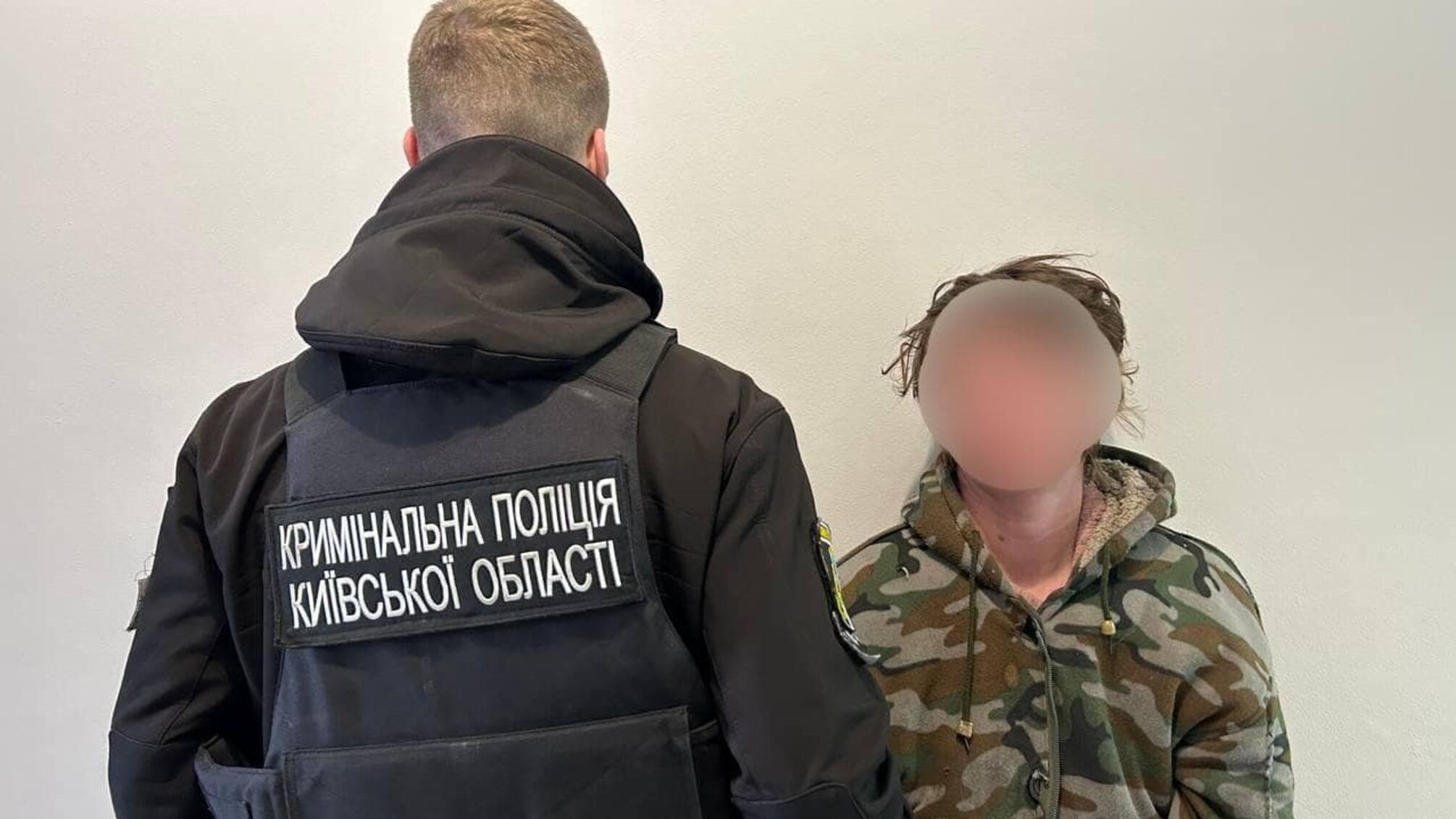 Ударила родную мать ножом: на Киевщине злоумышленницы сообщили о подозрении