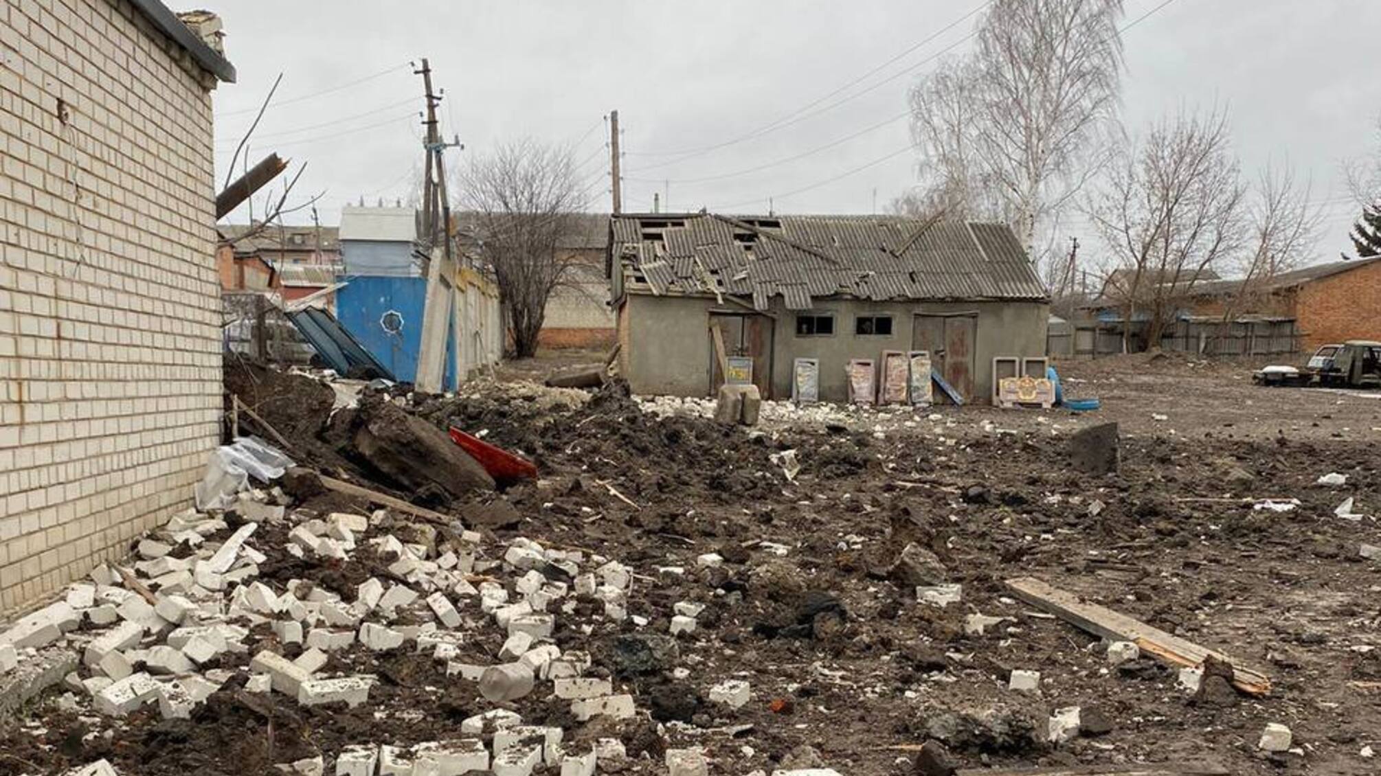 Россияне обстреляли Харьковщину из артиллерии: есть разрушения и раненая (фото)