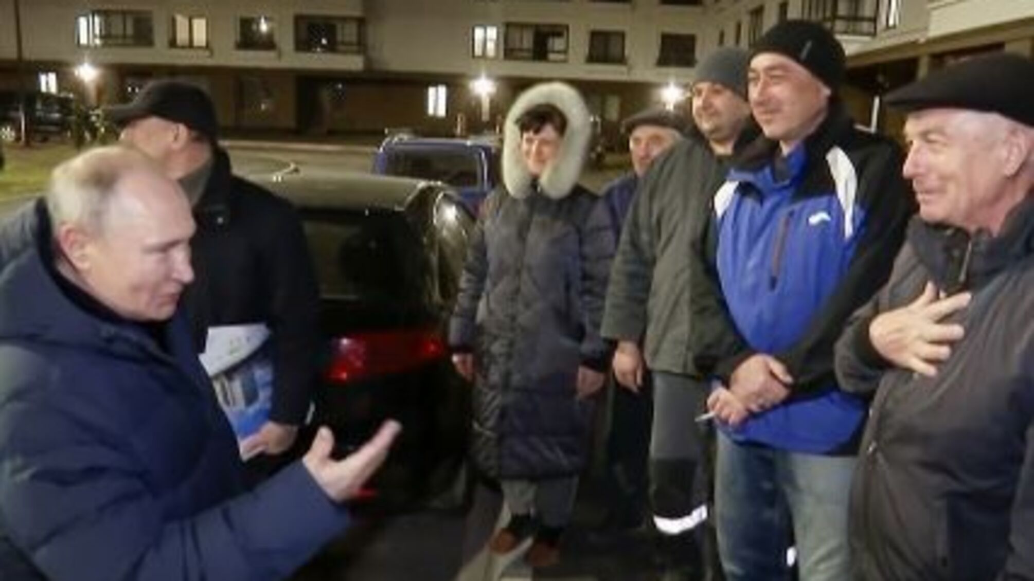 Путін в Маріуполі зустрівся з місцевими