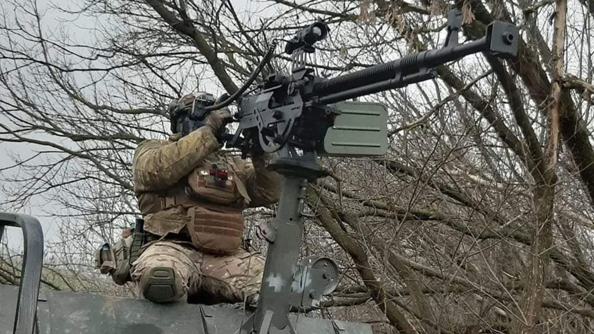 Боєць ЗСУ прицільним пострілом знищує російських загарбників на території України