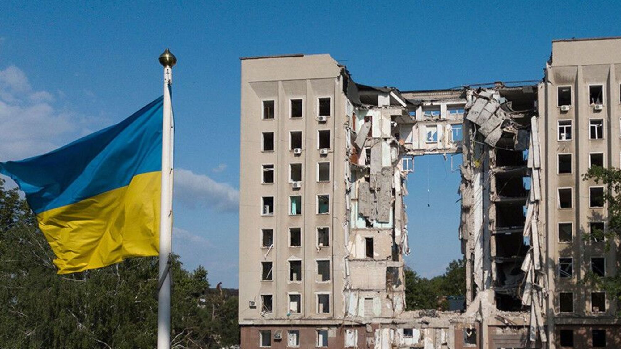 Здание Николаевской ОВА, которое россияне разрушили год назад, снесут (фото)