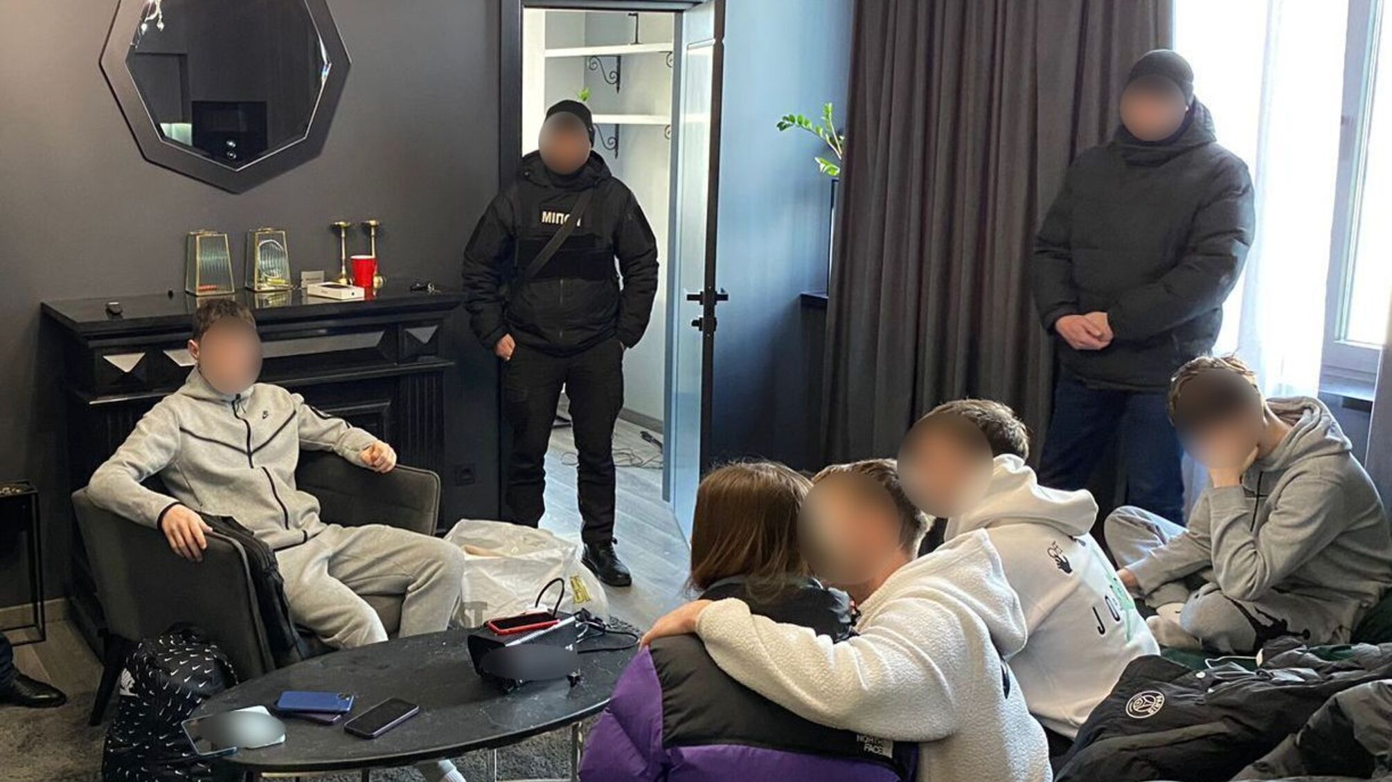 Двох фігурантів 'п'яних вечірок' у Києві випустили під заставу