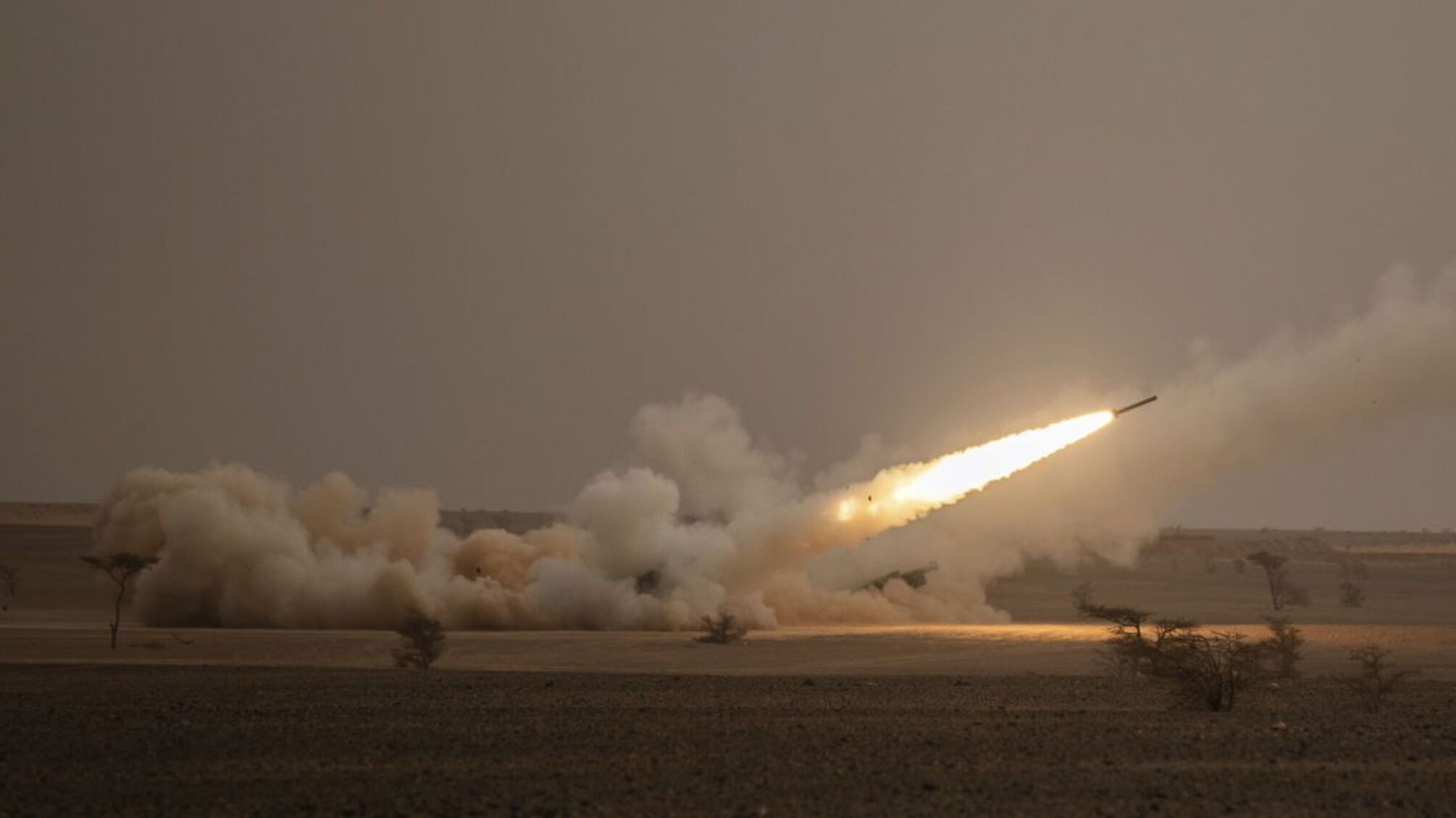 Росіяни вдарили по Києву аеробалістичною ракетою типу 'Кинджал', є постраждалі 