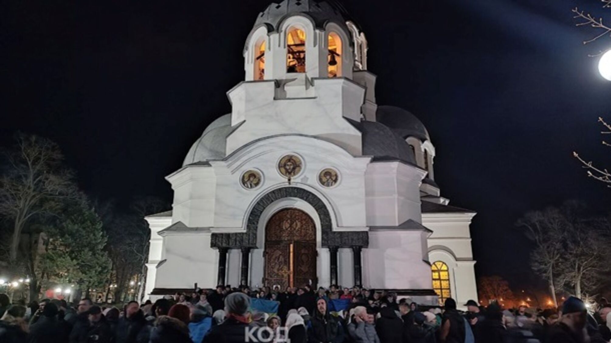 Снова стычки, и снова возле храма УПЦ МП: под ударом – Каменец-Подольский (видео)