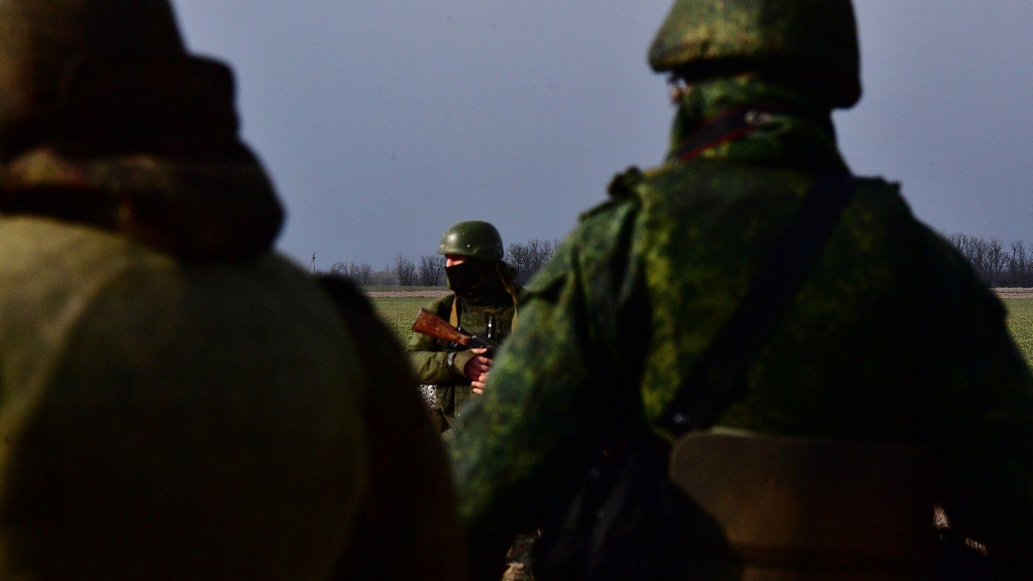 Поблизу Маріуполя окупанти виселяють ціле село