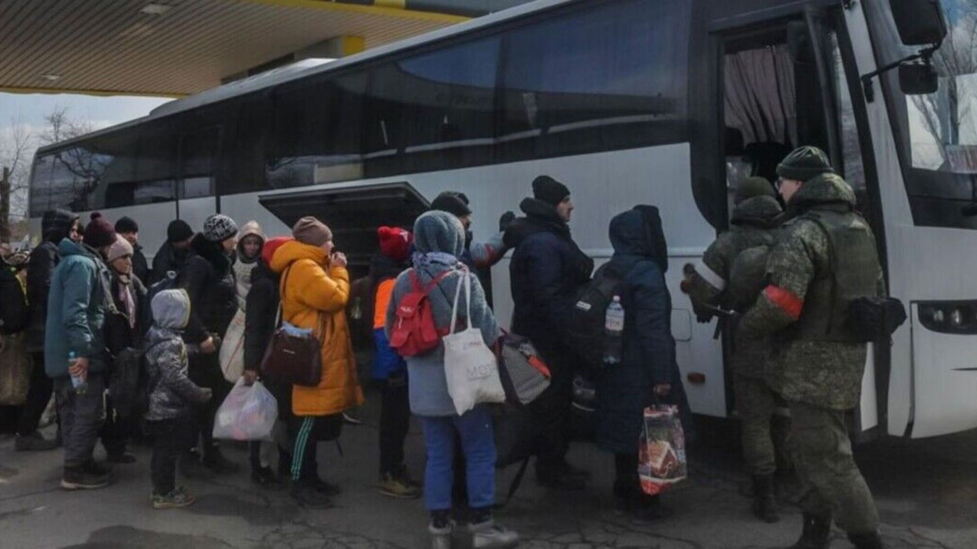 У школах та садочках окупованого Енергодара росіяни почали 'евакуацію' дітей до Криму